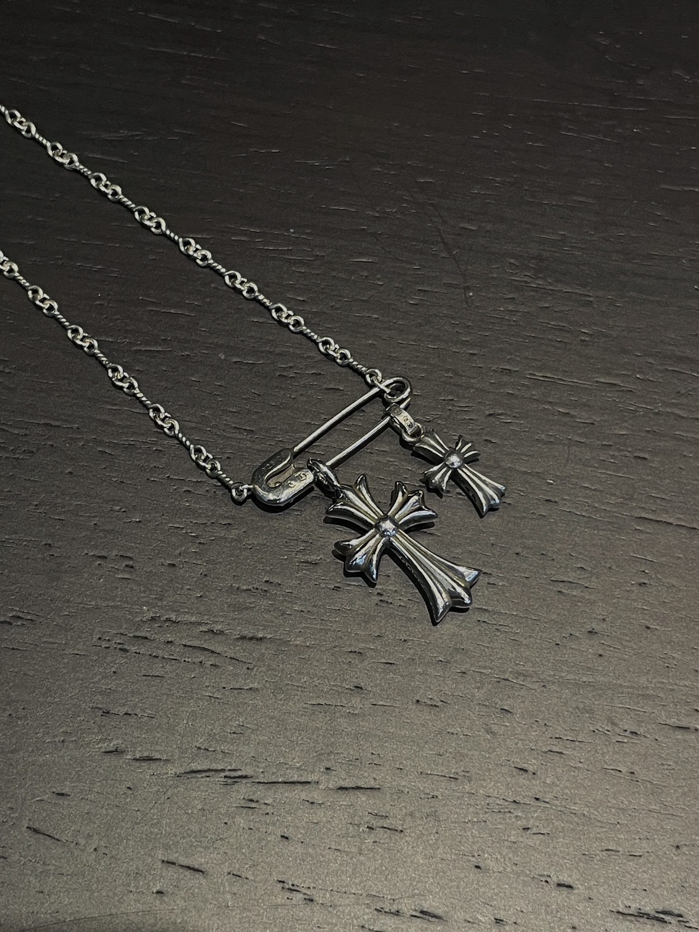 Chrome Hearts 𝐂𝐡𝐫𝐨𝐦𝐞 𝐡𝐞𝐚𝐫𝐭𝐬 克罗心 手工链镶石十字架别针