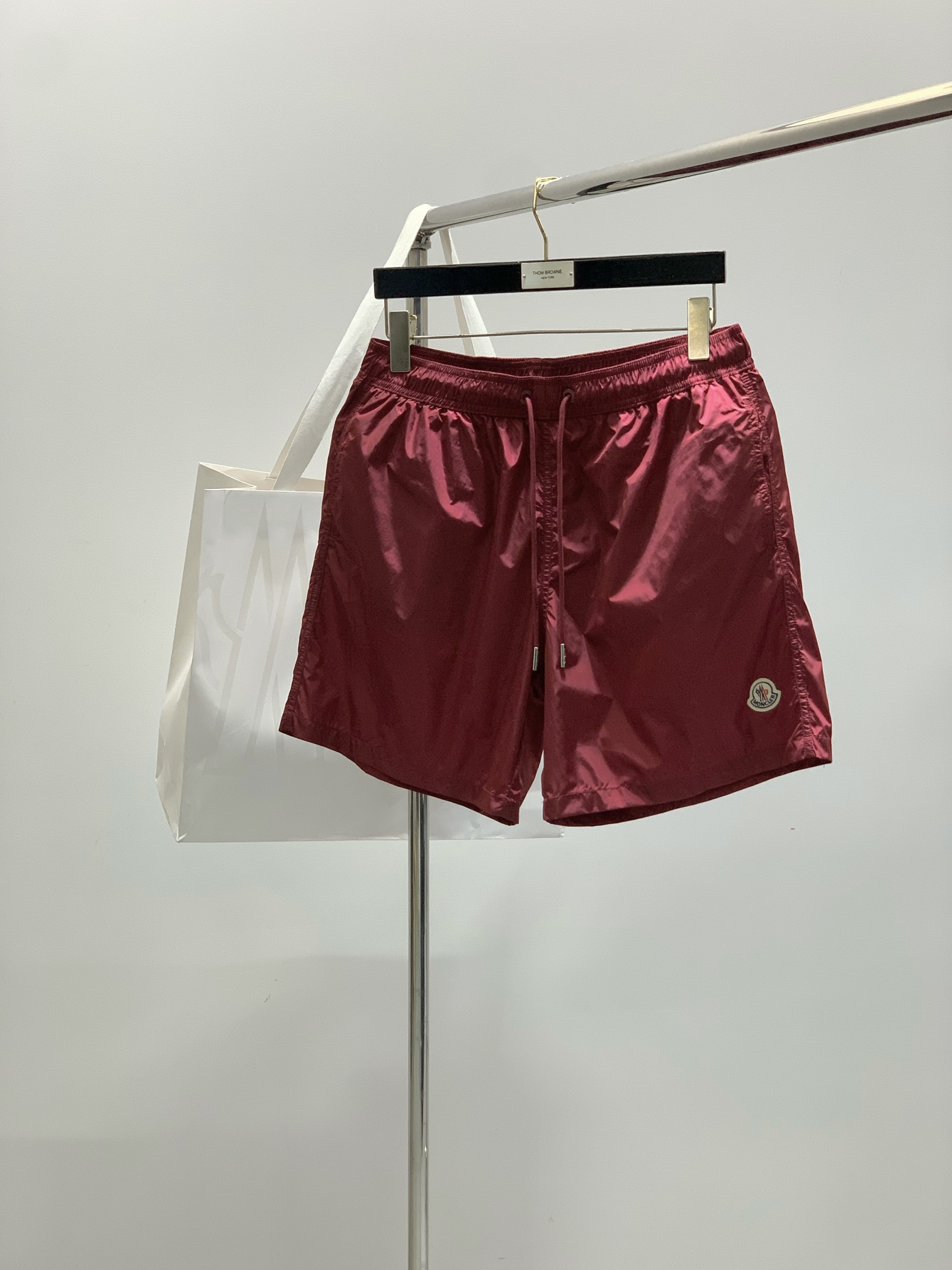 NO:410632,,Moncler mask, the latest summer products in 2025, special counters are available at the same time, original singles, fashionable casual shorts, imported original fabric, top-grade embroidery craft letter pattern logo, original hardware and auxiliary decoration, simple but not lacking in fashion, fashionable and handsome upper body, 4 colors recommendation, S-XL, Moncler, shorts, alexander wang19860909,Moncler 蒙口,2025夏季最新品,专柜同步有售,原单狠货,时尚休闲短裤,采用进口原版面料,顶级刺绣工艺字母图案logo,原版五金辅料装饰,简单而不失时尚,上身时尚帅气,4色推荐,码数S-XL,,Moncler,shorts,alexander wang,Men's clothing