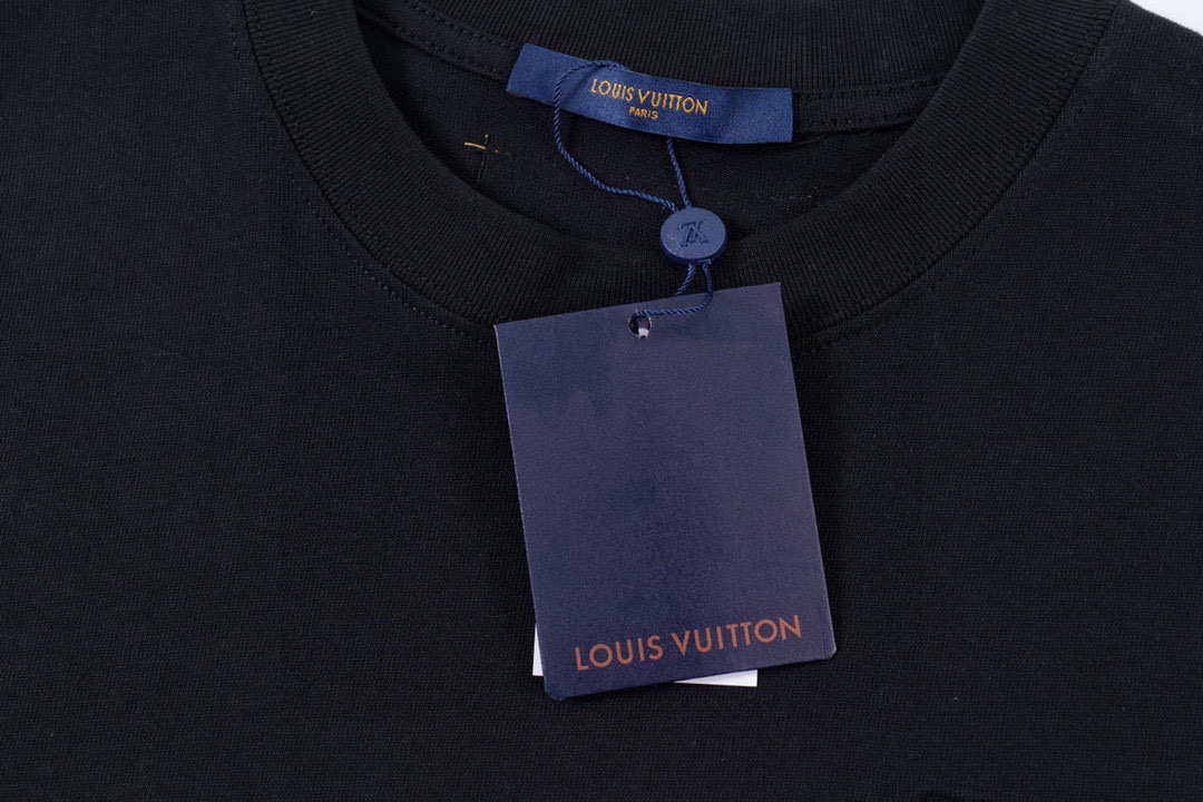 路易威登/Louis Vuitton 夏季新款 红色小标刺绣圆领短袖T恤