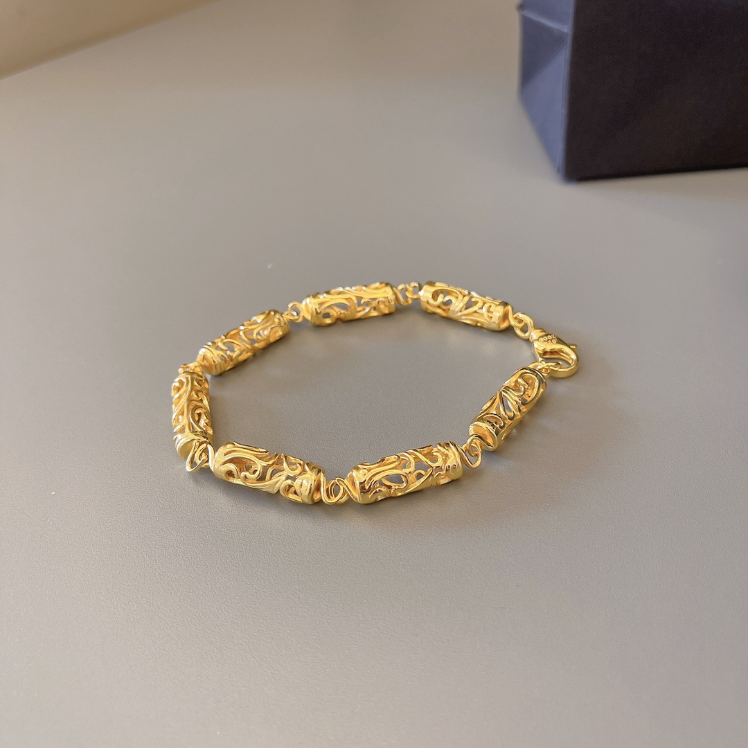 クロムハーツ 手作りブレスレット 高級感あふれるデザイン