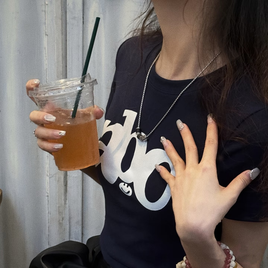 Amani Armani’s New Locket Necklaces: Sophisticated, Fashionable, and Unique Design - 图片 9