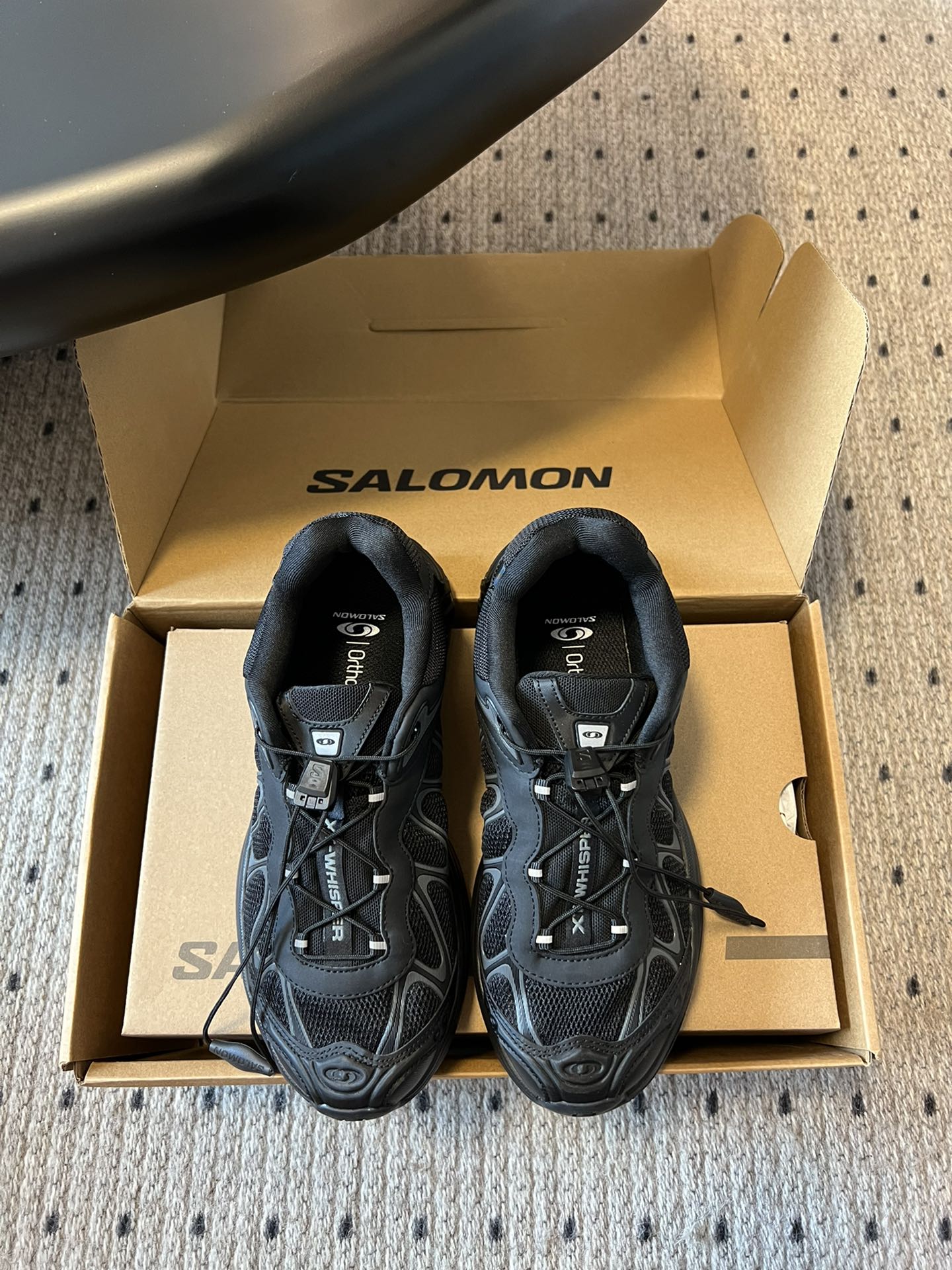 NO:407189,(Top version) Purchase level SALOMON XT WHISPER Outdoor casual sports shoes Many celebrity fashion bloggers buy grassland versions to develop and make goods. A brand new interpretation focuses on its aerodynamic appearance, the iconic white and cream color bring urban style. The other pair is made of pure black to highlight the textured details. The iconic sneakers are refined into a new urban classic to bring quiet fabrics to SALOMON Original imported cowhide/breathable mesh inner surface Original imported breathable mesh inner sole Original open mold anti-slip rubber outsole Size: Women 35-40 Men 39-45, dad shoes, sneakers, cowhide19860909（顶级版本） 代购级别 SALOMON XT WHISPER 萨洛蒙 户外休闲 运动鞋  超多明星时尚博主种草原版购入开发 做货 全新演绎的专注于其空气动力学的外观上,标志性白色与奶油色带来都市风格 另一双则以纯粹的黑色打造 突出富质感的细节 标志性运动鞋被提炼为新的都市经典 为 SALOMON带来静谧气息面料 原版进口牛皮/透气网面内里 原版进口透气网里 鞋底 原版开模防滑橡胶大底 Size: 女35-40 男39-45,老爹鞋,sneakers,cowhide,Women's Shoes