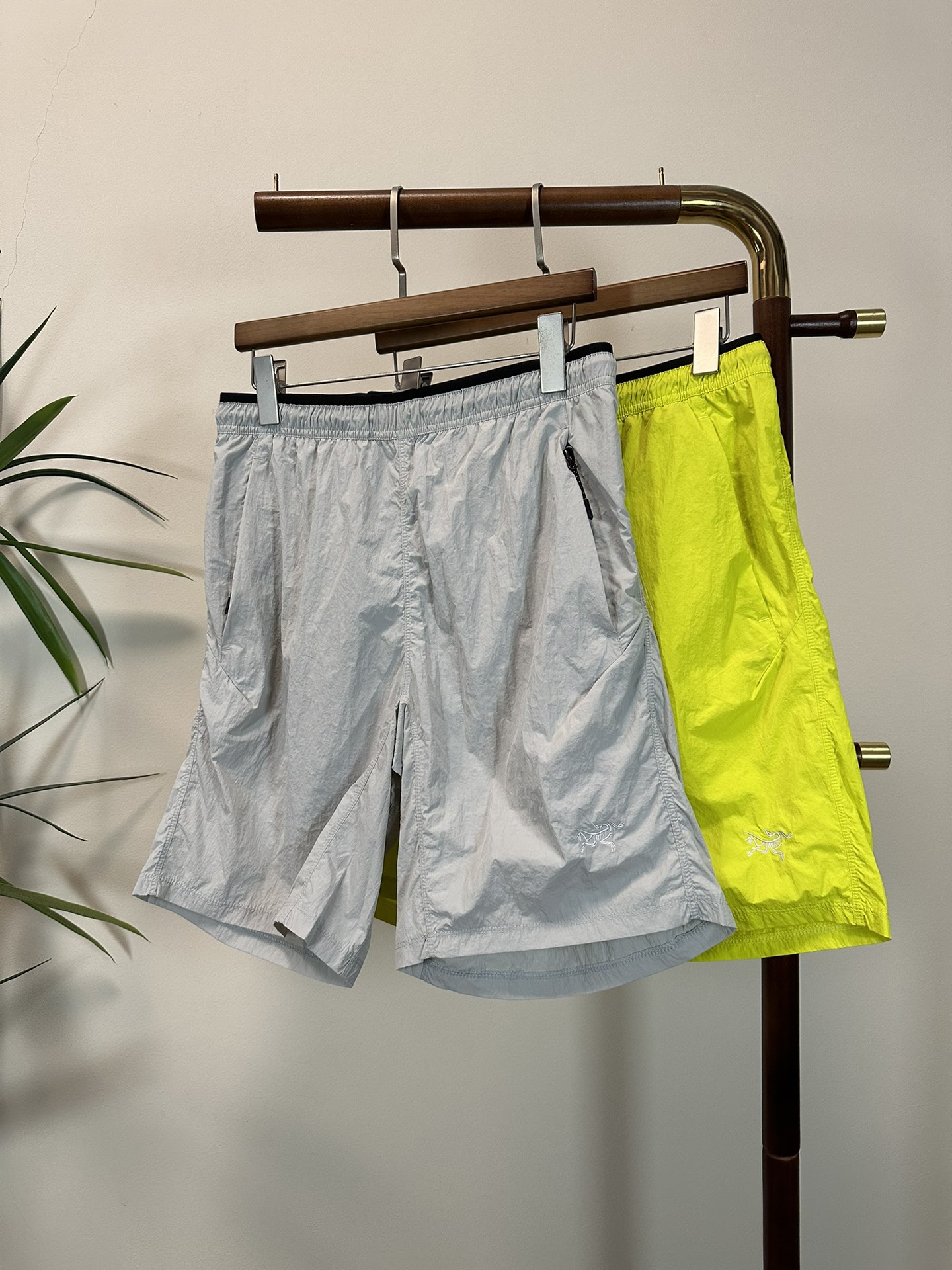 NO:462185,Beach Shorts ARC 2025 summer latest shorts brand logo heavy craftsmanship design, soft feel, comfortable to wear, exquisite counter-level car line, fine workmanship, invincible and handsome upper body effect!  A must-have item for handsome men!  Code number M-5XL, shorts, alexander wang19860909沙滩短裤 ARC 2025夏季最新款短裤品牌logo重工艺设计 手感柔软.穿着舒适.专柜级别精致车线.做工精细.上身效果无敌帅气！型男必备单品！码数M-5XL,,shorts,alexander wang,Men's clothing