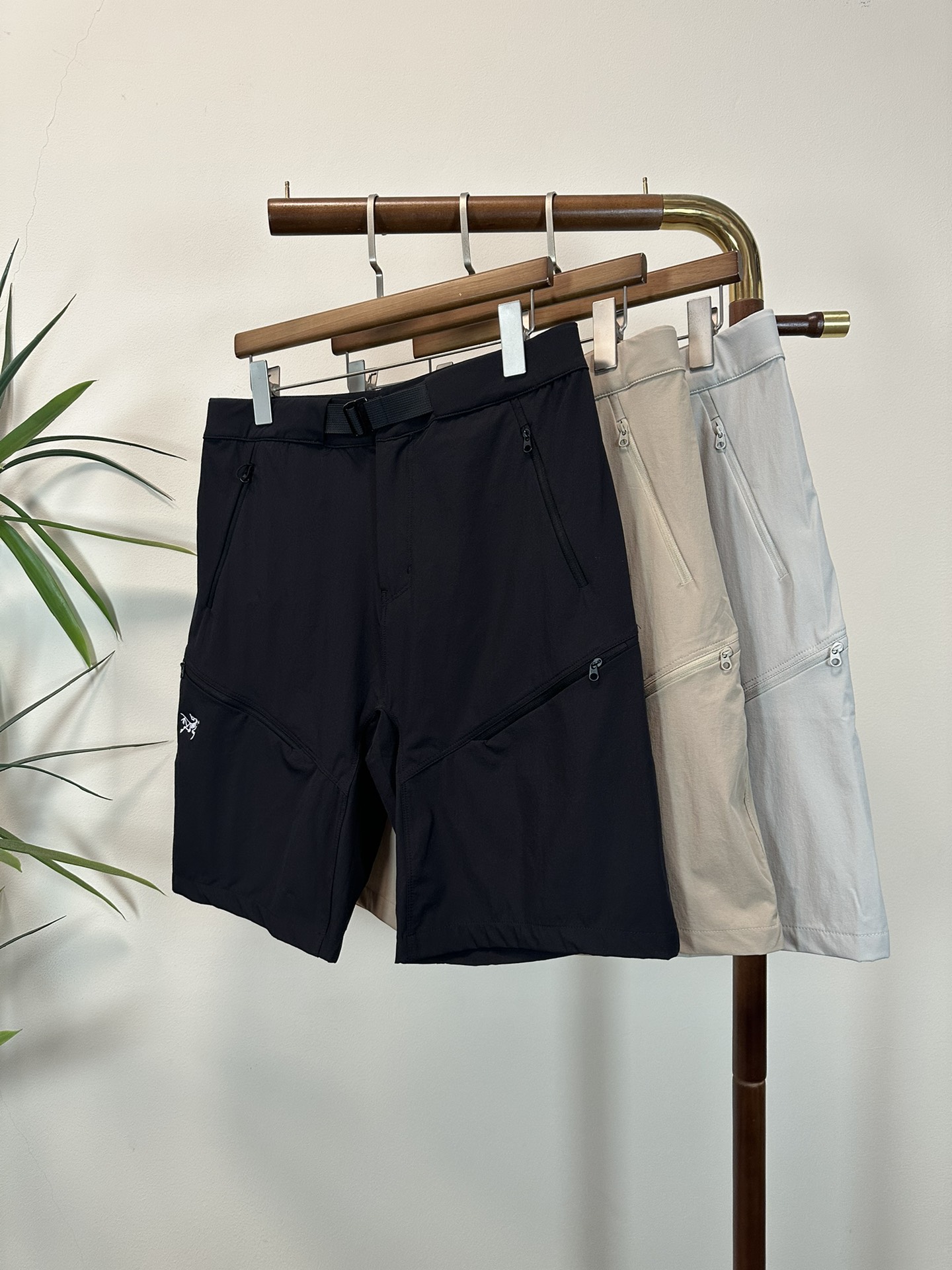 NO:462166,ARC Archaeopteryx 25s quick-drying sports casual pants. Recommended for high orders!  This fabric is soft and has a great drooping feeling. It can also be kept refreshing and comfortable in hot summers. The fabric is light and durable, and it is really super good-looking and easy to wear. The style is spliced ​​and tailored. The style is beautiful and insignificant. It is highly recommended. The outfit allows you to do whatever you want!  Code number M-5XL, arc'teryx,alexander wang19860909ARC 始祖鸟 25s速干运动休闲裤.高订款推荐！这款面料速干材质柔软,垂感极好.炎热的夏天也能保持清爽舒适.面料轻盈耐用,真的超级好看又好穿.款式拼接剪裁设计.版型上漂亮的没的说.强烈推荐.穿搭让你随心所欲！码数M-5XL,arc'teryx,alexander wang,Men's clothing