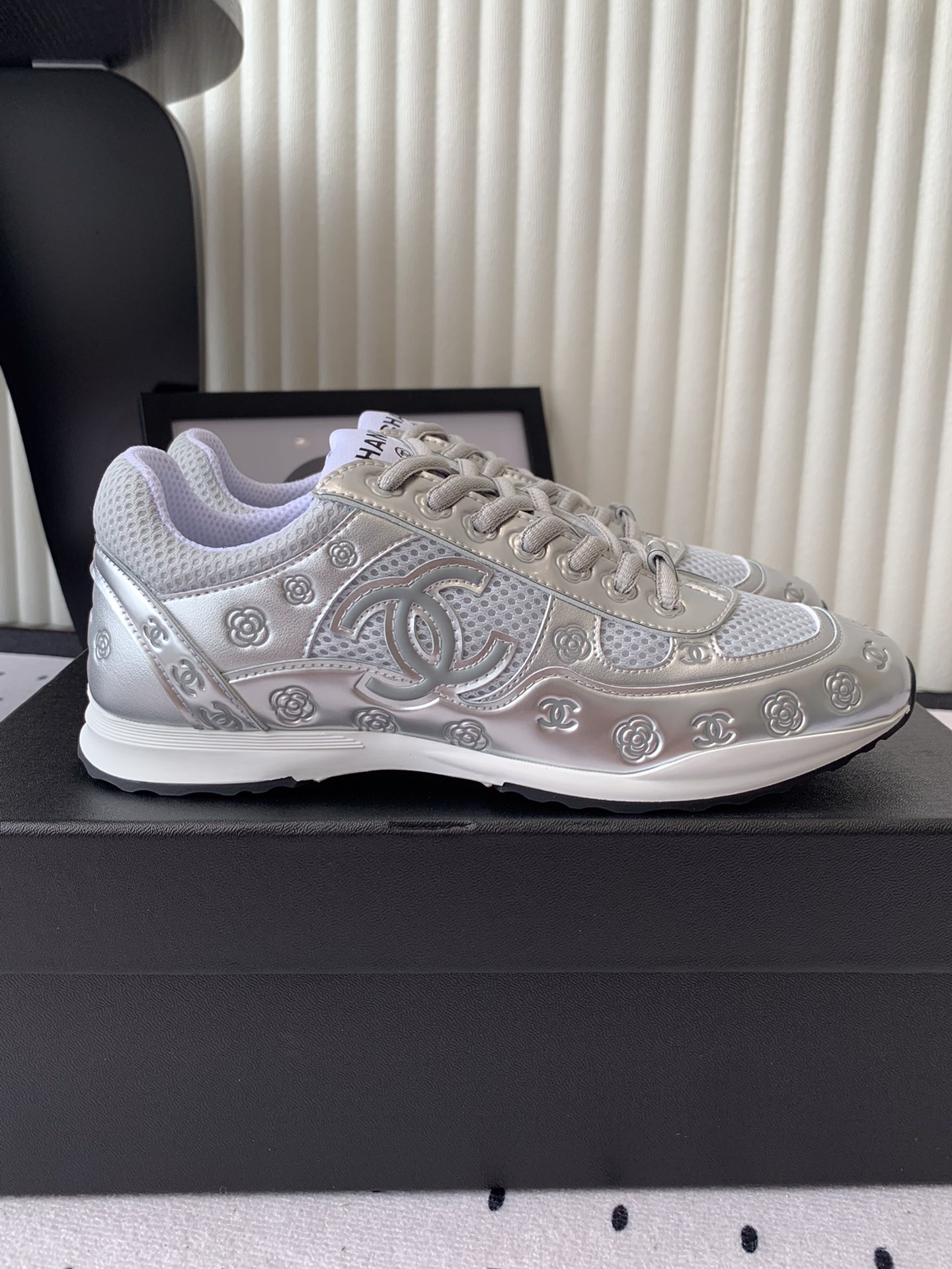 NO:403911,Top quality, classic golden horn/silver horn king, double C retro couple sneakers, the highly anticipated 'king sneakers' have finally been released. Shoe materials are specially supplied through import channels, the scrap rate is extremely high, the material price difference is also very large, the same sentence, you get what you pay for, never add moisture, different from market currency, the quality is absolutely different from our family, couple size 35-45 [Female 41.42/Men 45 Customized], casual shoes/sports shoes, alexander wang, sneakers19860909顶级品质 经典金角/银角大王 双C复古情侣运动鞋 万众瞩目的“大王运动鞋”终于面世. 鞋子材料都是进口渠道特供 报废率极高 材质差价也非常大 还是那句话一分钱一分货 绝不掺水分 区别市场通货 跟咱家品质绝对不一样 情侣码35-45 [女41.42/男45定做],休闲鞋/运动鞋,alexander wang,sneakers,Women's Shoes