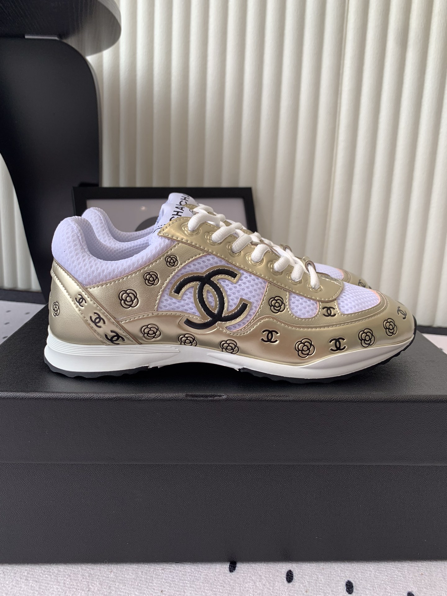 NO:403916,Top quality, classic golden horn/silver horn king, double C retro couple sneakers, the highly anticipated 'king sneakers' have finally been released. Shoe materials are specially supplied through import channels, the scrap rate is extremely high, the material price difference is also very large, the same sentence, you get what you pay for, never add moisture, different from market currency, the quality is absolutely different from our family, couple size 35-45 [Female 41.42/Men 45 Customized], casual shoes/sports shoes, alexander wang, sneakers19860909顶级品质 经典金角/银角大王 双C复古情侣运动鞋 万众瞩目的“大王运动鞋”终于面世. 鞋子材料都是进口渠道特供 报废率极高 材质差价也非常大 还是那句话一分钱一分货 绝不掺水分 区别市场通货 跟咱家品质绝对不一样 情侣码35-45 [女41.42/男45定做],休闲鞋/运动鞋,alexander wang,sneakers,Women's Shoes