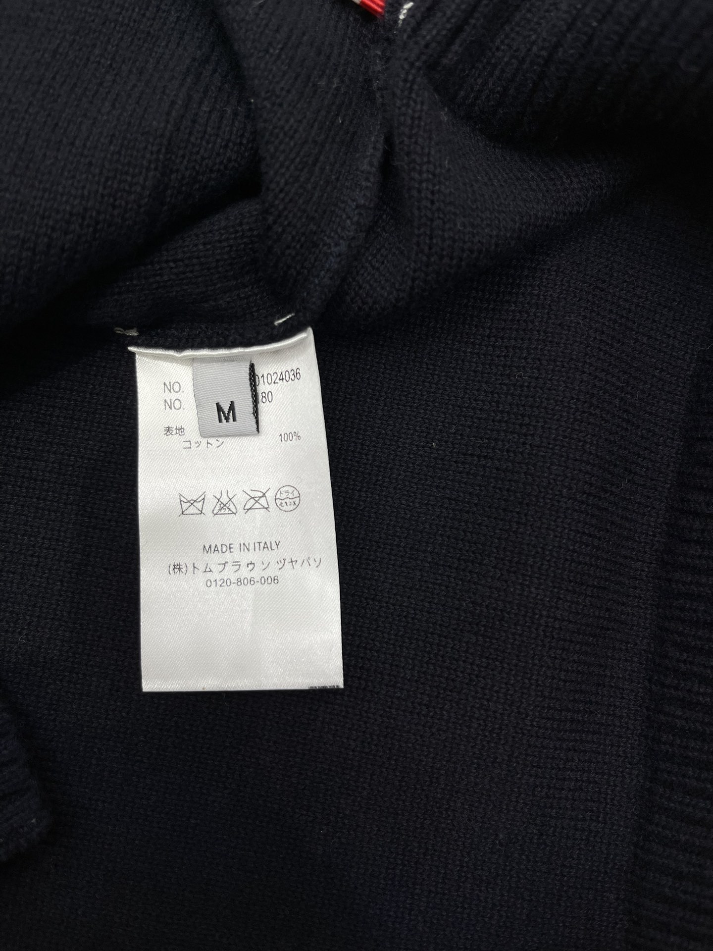 𝗧𝗵𝗼𝗺 𝗕𝗿𝗼𝘄𝗻* 早春新款tb
拼色条纹四杠条打字机纹针织衫开衫
一眼看上去,是不是就被这独