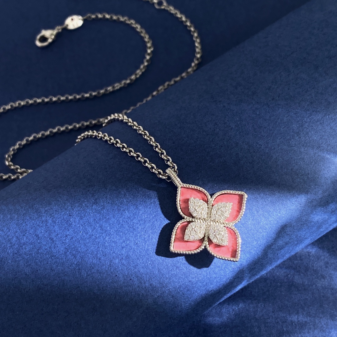  RC80 65 65
Roberto Coin珂瑛 镶钻四瓣花 贝母粉玉髓四叶花吊坠项链 黄铜材料电镀