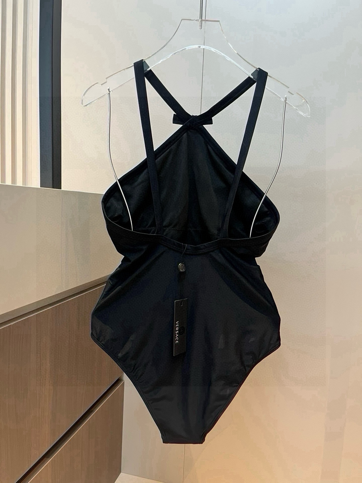 。
范思哲官方新款泳衣比基尼👙，高端定制，S M L XL