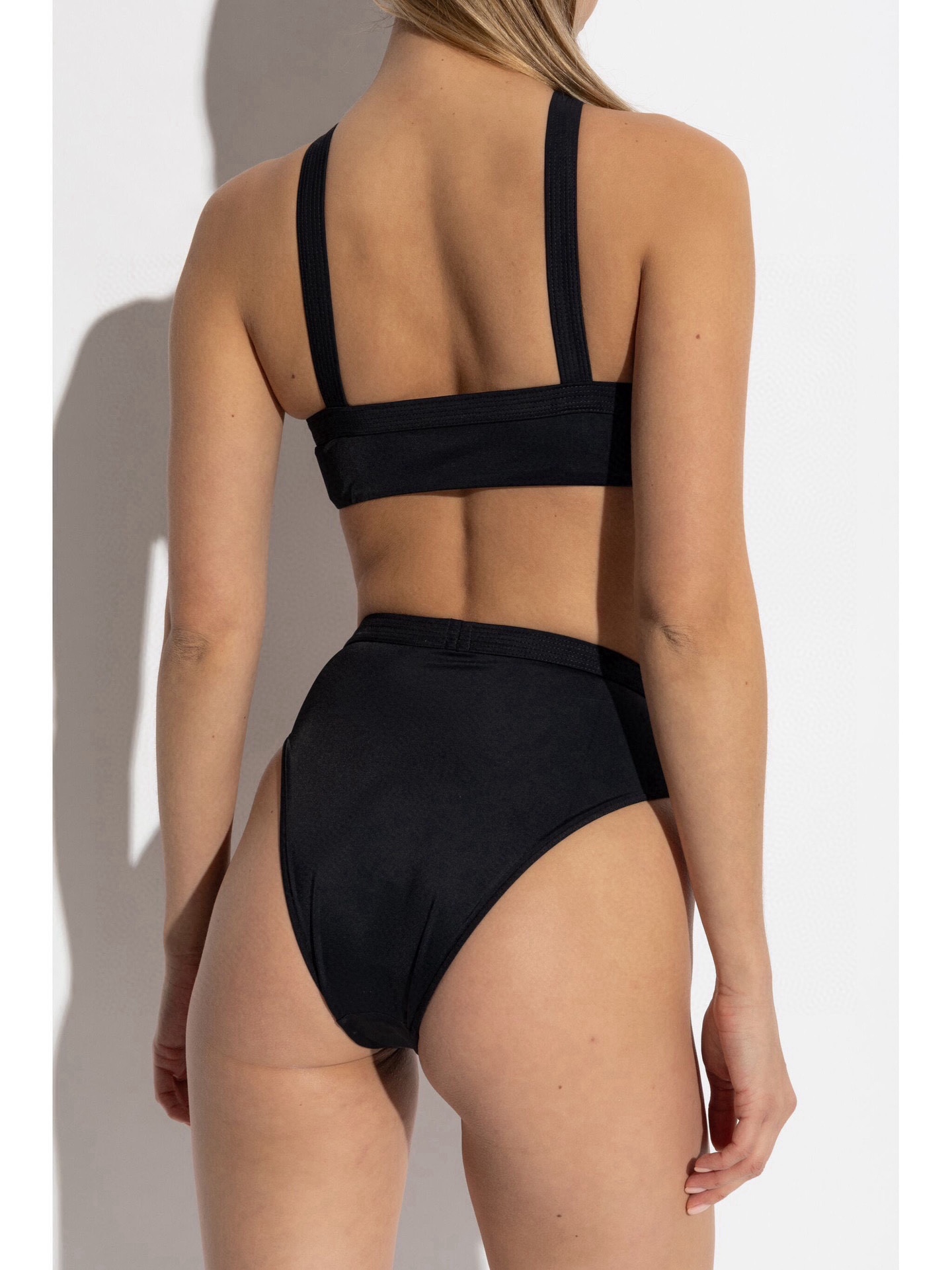 。
范思哲官方新款泳衣比基尼👙，分体比基尼高端定制，S M L XL