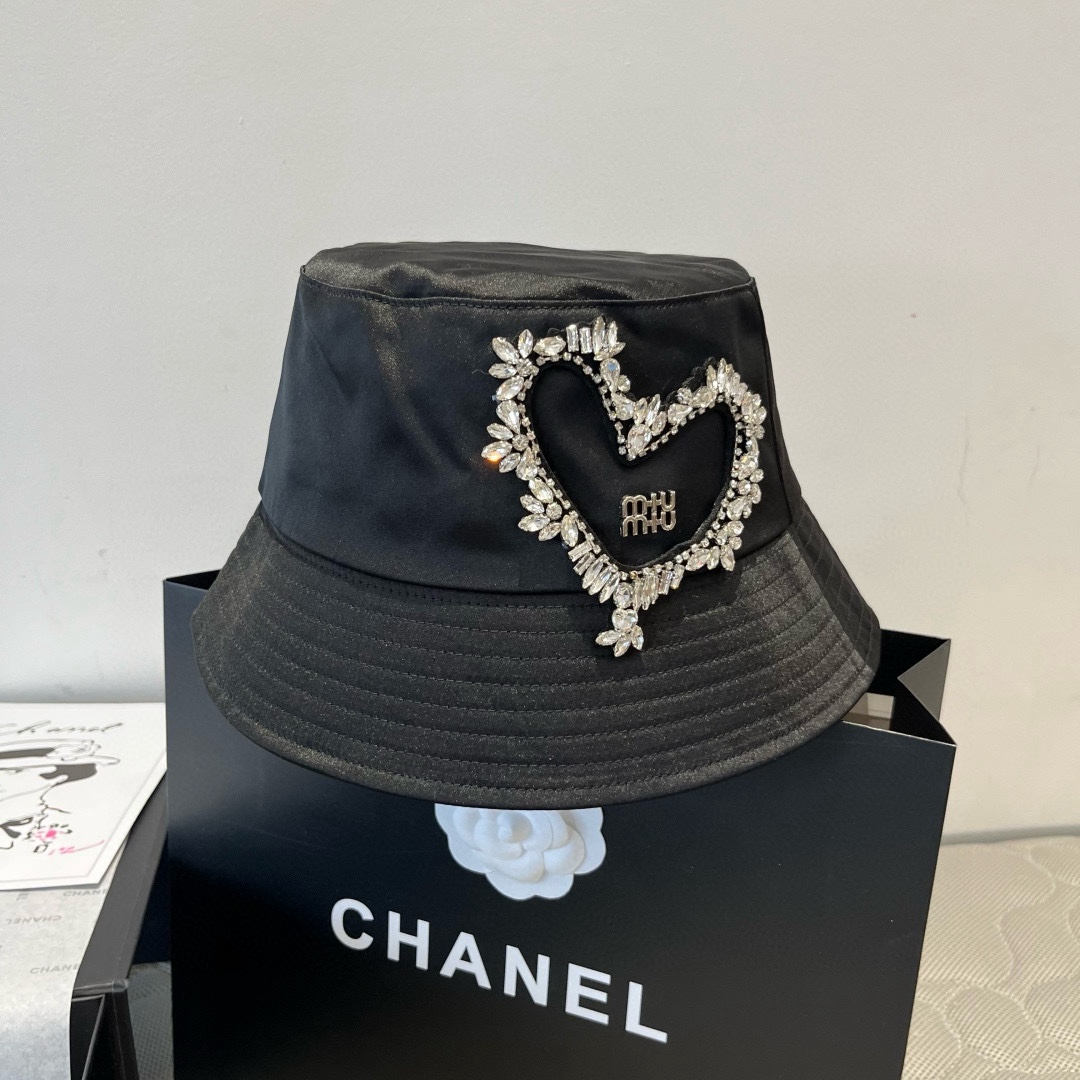 NO:345645,Miumiu Miu new satin fisherman hat, head circumference 57cm hat, straw hat, fisherman hat, baseball hat, hat, miumiu, espadrilles, hatsmiumiu缪缪新款缎面渔夫帽,头围57cm 帽子草帽渔夫帽棒球帽,帽子,miumiu,espadrilles,hats,hat