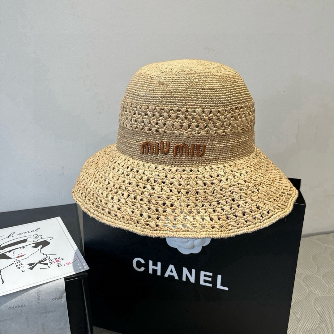 NO:345717,Miumiu Miu's new Rafi straw hat, pure hand crochet, very little output, heavy industry made, same style for counter, head circumference 57cm hat, straw hat, fisherman's hat, baseball hat, hat, miumiu, espadrilles, hatsmiumiu缪缪新款拉菲草帽,纯手工钩织,产量极少,重工打造,专柜同款,头围57cm帽子草帽渔夫帽棒球帽,帽子,miumiu,espadrilles,hats,hat