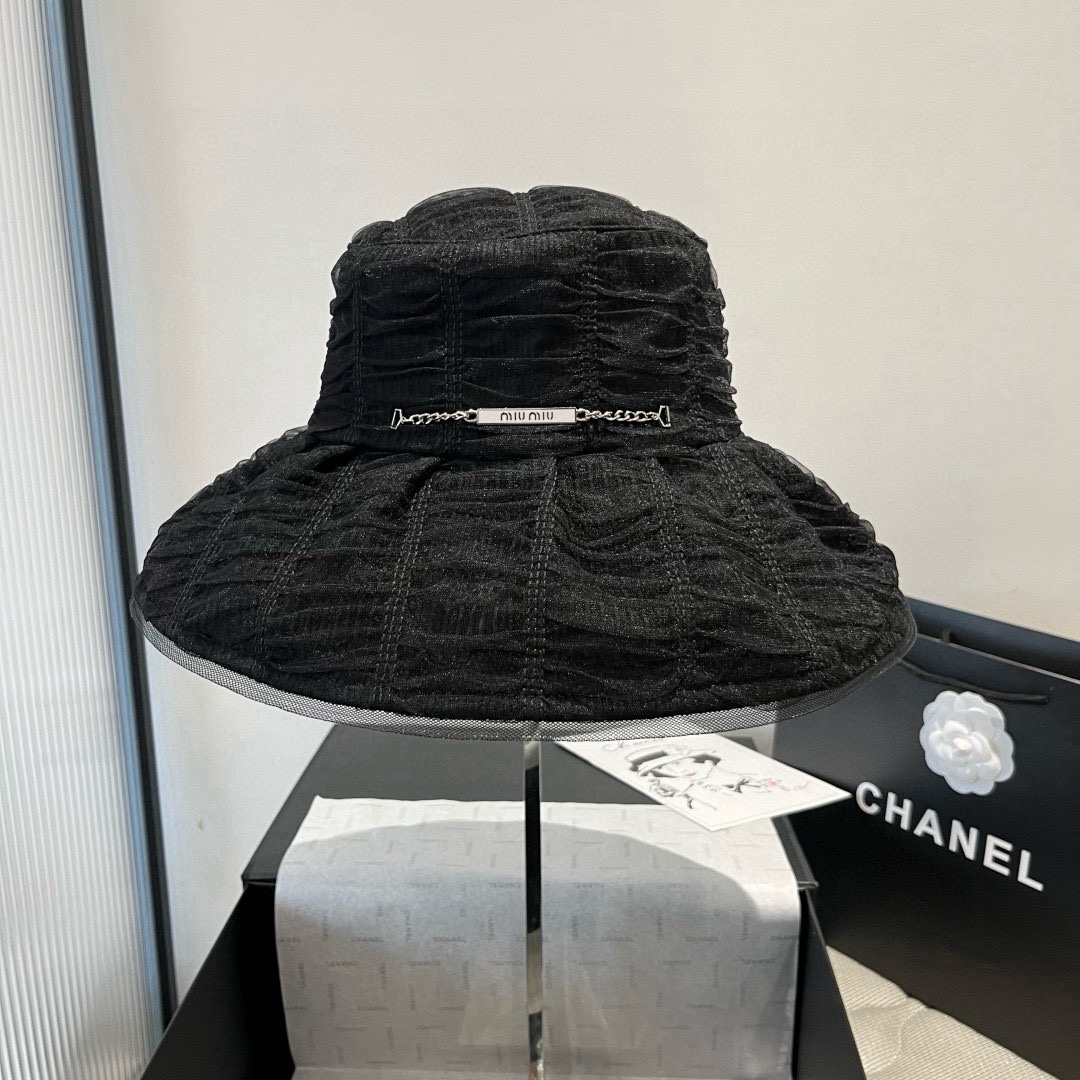 NO:345630,Miumiu Miu's new fisherman hat, frilled design, foldable, very good sunshade effect, head circumference 57cm hat, straw hat, fisherman hat, baseball hat, hat, miumiu, espadrilles, hatsmiumiu缪缪新款渔夫帽,百褶边设计,可折叠,遮阳效果非常好,头围57cm帽子草帽渔夫帽棒球帽,帽子,miumiu,espadrilles,hats,hat