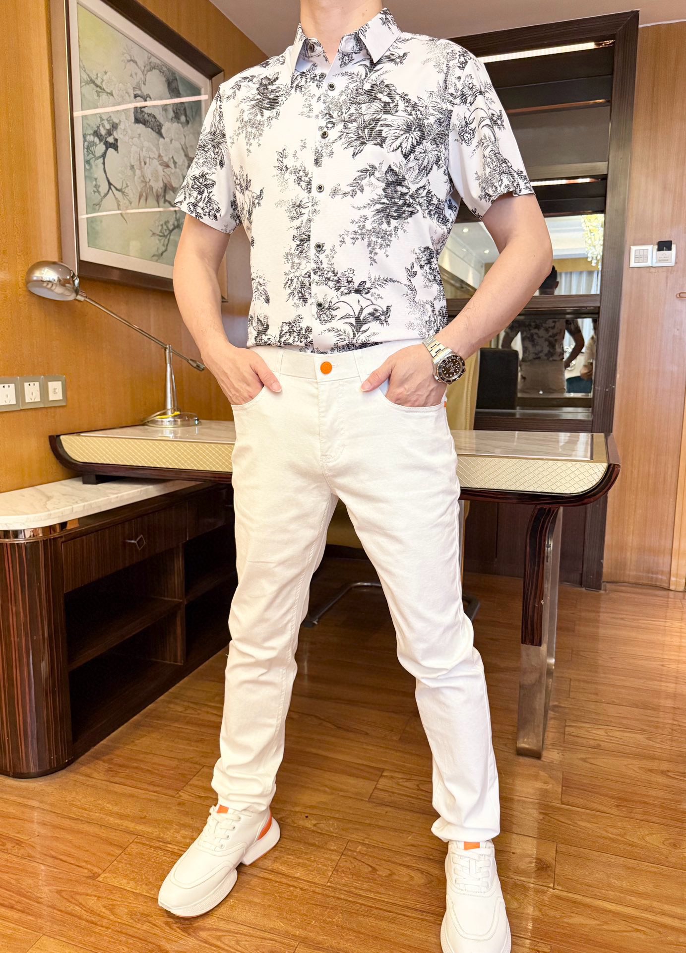 NO:414758,Dolce & Gabbana - the latest hot shirts in 2025 are shipped, and the best-selling items in Europe and the United States!  Selected Italian imported Tennis + recycled fiber with simple design, ink painting printing is quite good, business and leisure are very good. Number of codes 48-56 (model 173/130 wears 48, with Hong Kong Lane Crawford gift box packaging), Dolce & Gabbana, alexander wang19860909杜嘉班纳-2025最新爆款衬衣出货 欧美热销单品！精选意大利进口天丝+再生纤维搭配简约的设计,水墨画印花相当彰显品味 商务休闲都非常不错.码数48-56（模特173/130穿48、配香港连卡佛礼盒包装）,,Dolce&Gabbana,alexander wang,Men's clothing