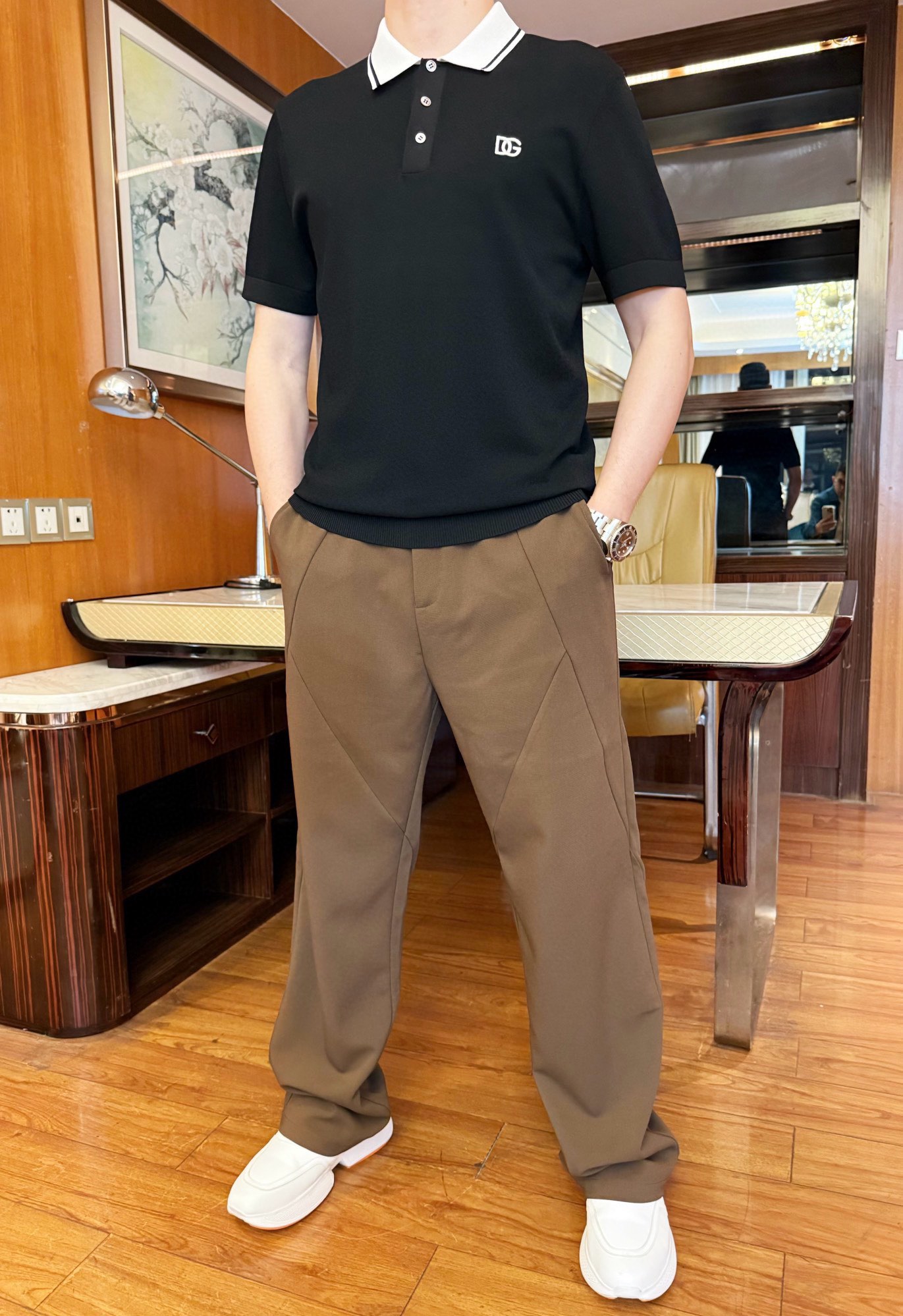 NO:414703,Dolce & Gabbana - the latest hot-selling Polo in 2025 counters, and hot-selling items in European and American counters!  Selected Italian imported Yilit fabrics with simple and elegant designs, the brand logo on the chest is quite elegant, and there is no need to say much about the effect of the upper body. The number of codes is 50-56 (with Hong Kong Lane Crawford gift box packaging), Dolce & Gabbana, alexander wang19860909杜嘉班纳-2025专柜最新爆款Polo出货 欧美专柜热销单品！精选意大利进口伊力特面料搭配简约大方的设计,胸口的品牌标志相当彰显雅致 上身效果不用多说.码数50-56（配香港连卡佛礼盒包装）,,Dolce&Gabbana,alexander wang,Men's clothing