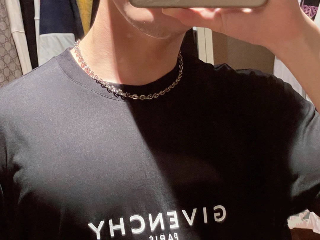 High-end Givenchy Quatch: Hand-Assembled Metal Chains, Modern Style and Quality Craftsmanship - 图片 1