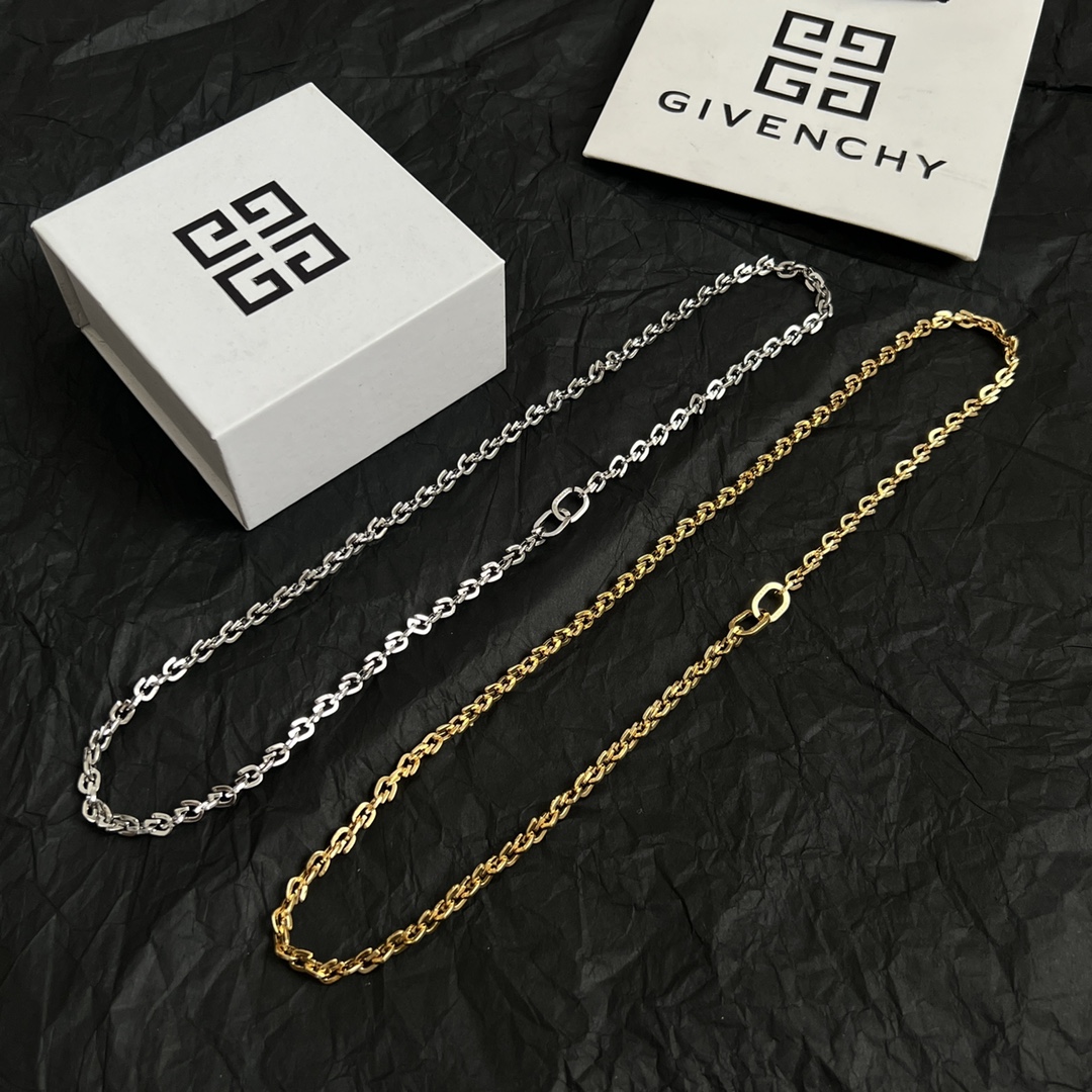High-end Givenchy Quatch: Hand-Assembled Metal Chains, Modern Style and Quality Craftsmanship - 图片 3