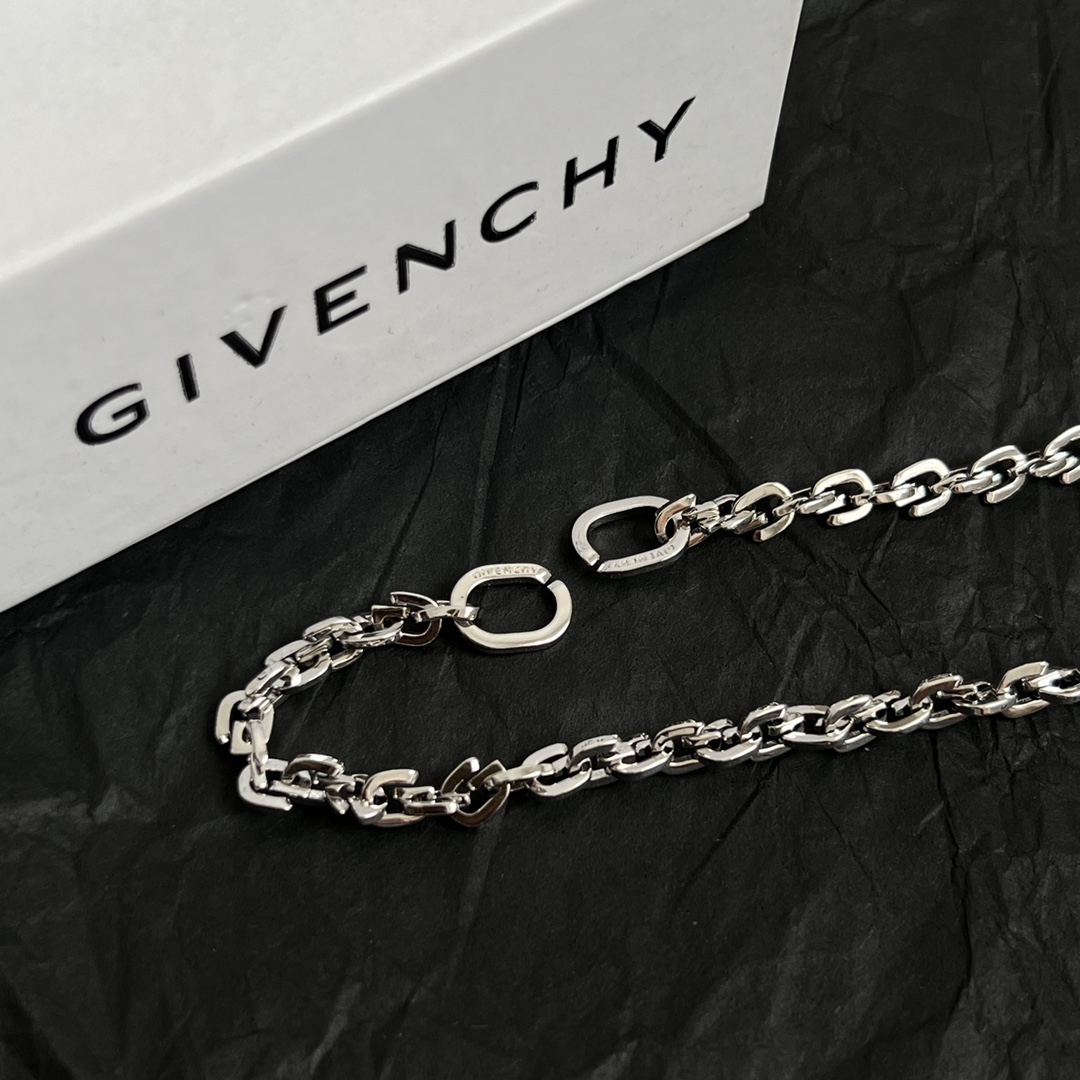 High-end Givenchy Quatch: Hand-Assembled Metal Chains, Modern Style and Quality Craftsmanship - 图片 8