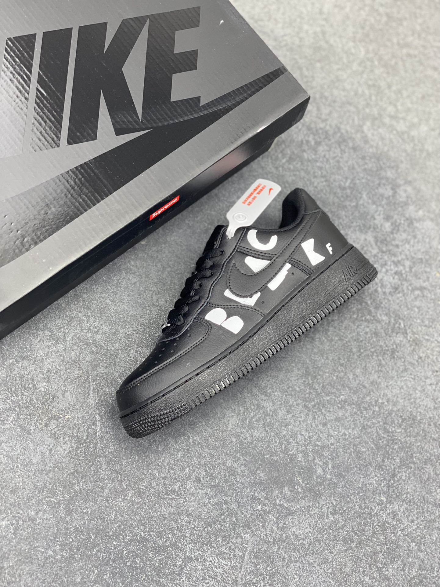 图片[7]-Nike Air Force 1 Low CDG黑 空军一号低帮运动休闲板鞋 原楦头原纸板 打造纯正空军版型#专注外贸渠道 全掌内置蜂窝气垫 #原盒配件 原厂中底钢印、拉帮完美 货号：IB9949-001 尺码：36 36.5 37.5 38 38.5 39 40 40.5 41 42 42.5 43 44 44.5 45-选品中心