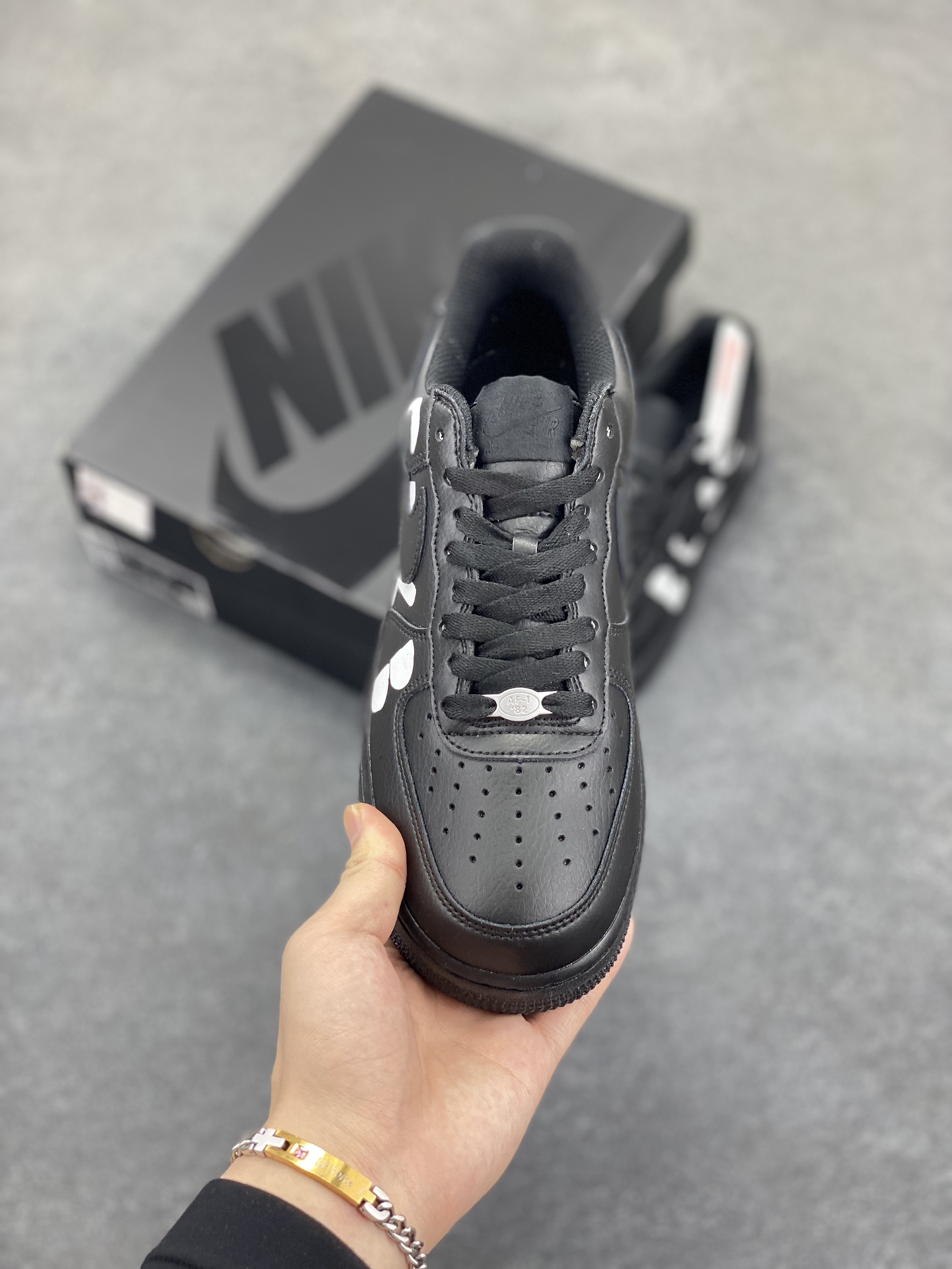 图片[2]-Nike Air Force 1 Low CDG黑 空军一号低帮运动休闲板鞋 原楦头原纸板 打造纯正空军版型#专注外贸渠道 全掌内置蜂窝气垫 #原盒配件 原厂中底钢印、拉帮完美 货号：IB9949-001 尺码：36 36.5 37.5 38 38.5 39 40 40.5 41 42 42.5 43 44 44.5 45-选品中心