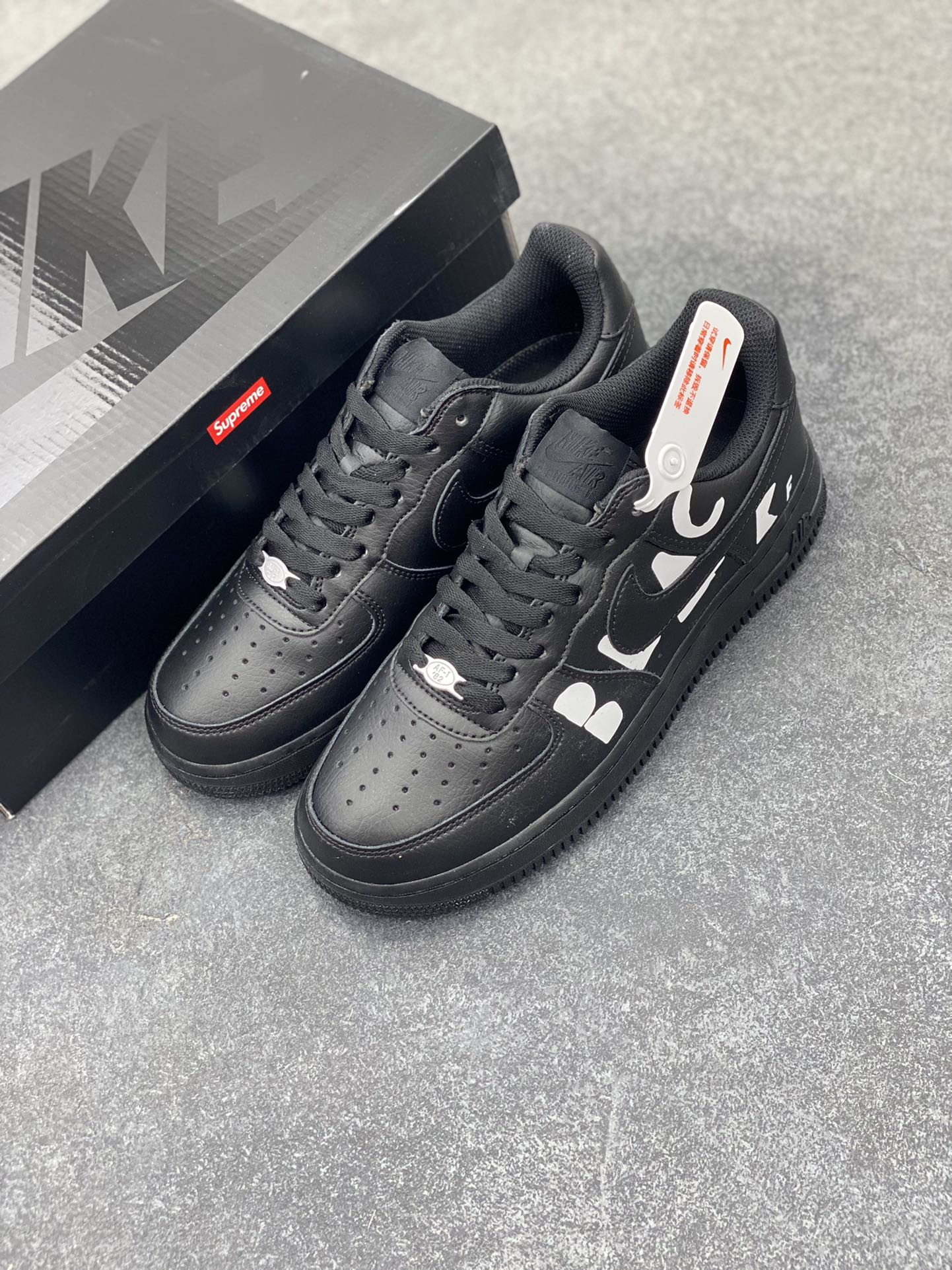 图片[8]-Nike Air Force 1 Low CDG黑 空军一号低帮运动休闲板鞋 原楦头原纸板 打造纯正空军版型#专注外贸渠道 全掌内置蜂窝气垫 #原盒配件 原厂中底钢印、拉帮完美 货号：IB9949-001 尺码：36 36.5 37.5 38 38.5 39 40 40.5 41 42 42.5 43 44 44.5 45-选品中心