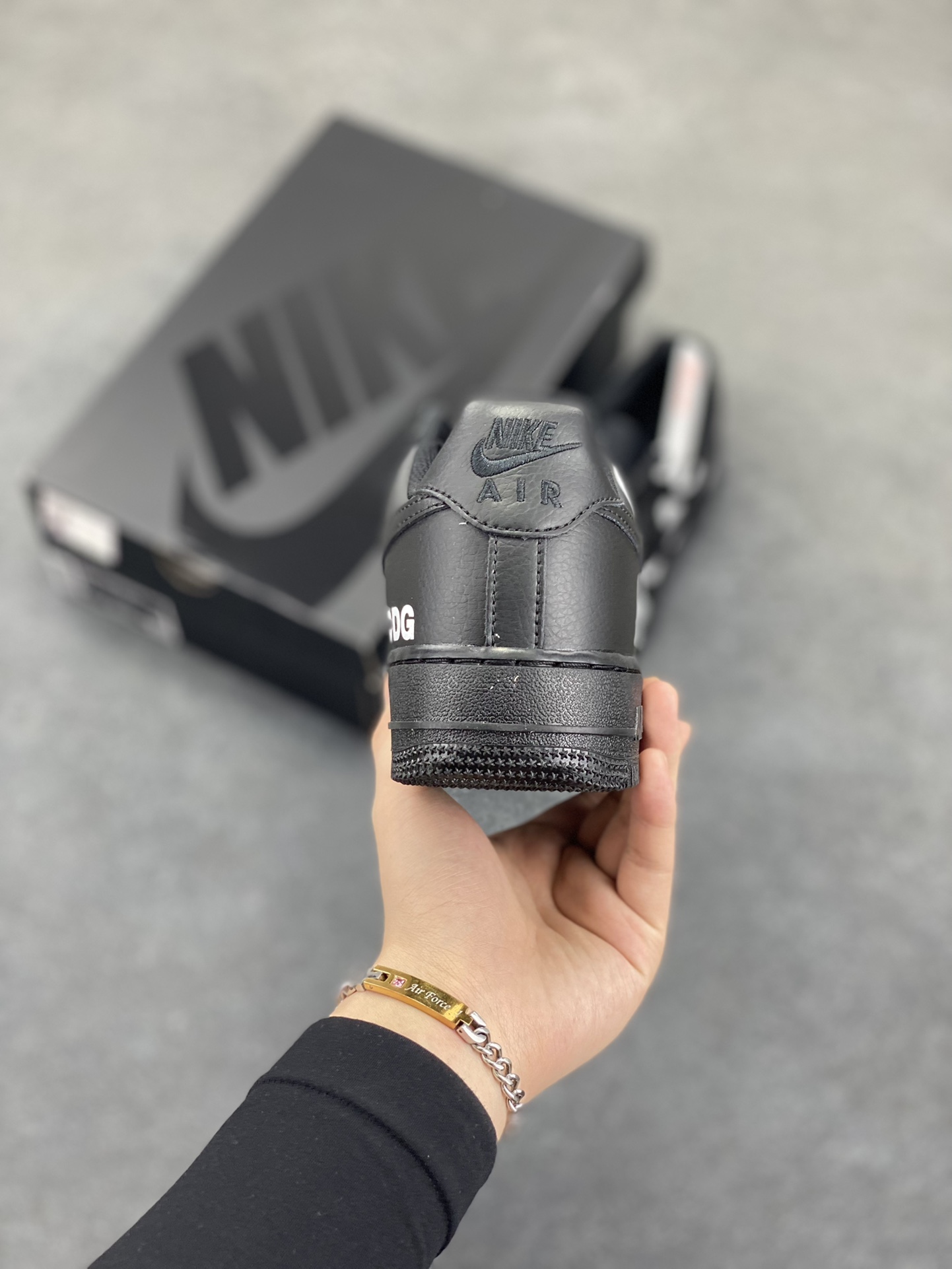 图片[4]-Nike Air Force 1 Low CDG黑 空军一号低帮运动休闲板鞋 原楦头原纸板 打造纯正空军版型#专注外贸渠道 全掌内置蜂窝气垫 #原盒配件 原厂中底钢印、拉帮完美 货号：IB9949-001 尺码：36 36.5 37.5 38 38.5 39 40 40.5 41 42 42.5 43 44 44.5 45-选品中心