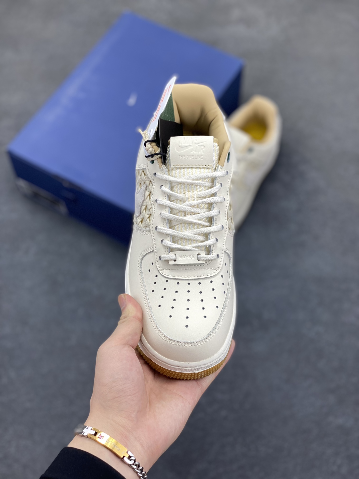 图片[2]-福利特价 Nike Air Force 1 Low 米白竹编系列 原楦头原纸板 打造纯正空军版型 专注外贸渠道 全掌内置蜂窝气垫 原盒配件 原厂中底钢印、拉帮完美 货号：FN0369-101 尺码：36 36.5 37.5 38 38.5 39 40 40.5 41 42 42.5 43 44 44.5 45-选品中心