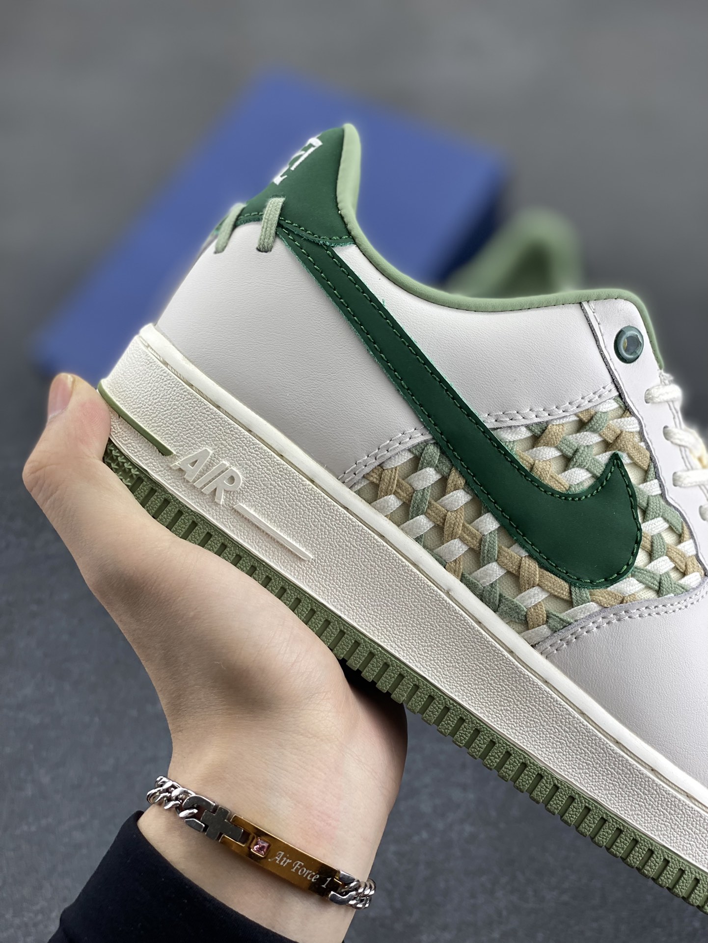 图片[6]-福利特价 Nike Air Force 1 Low 米白竹编系列 原楦头原纸板 打造纯正空军版型 专注外贸渠道 全掌内置蜂窝气垫 原盒配件 原厂中底钢印、拉帮完美 货号：FN0369-100 尺码：36 36.5 37.5 38 38.5 39 40 40.5 41 42 42.5 43 44 44.5 45-选品中心