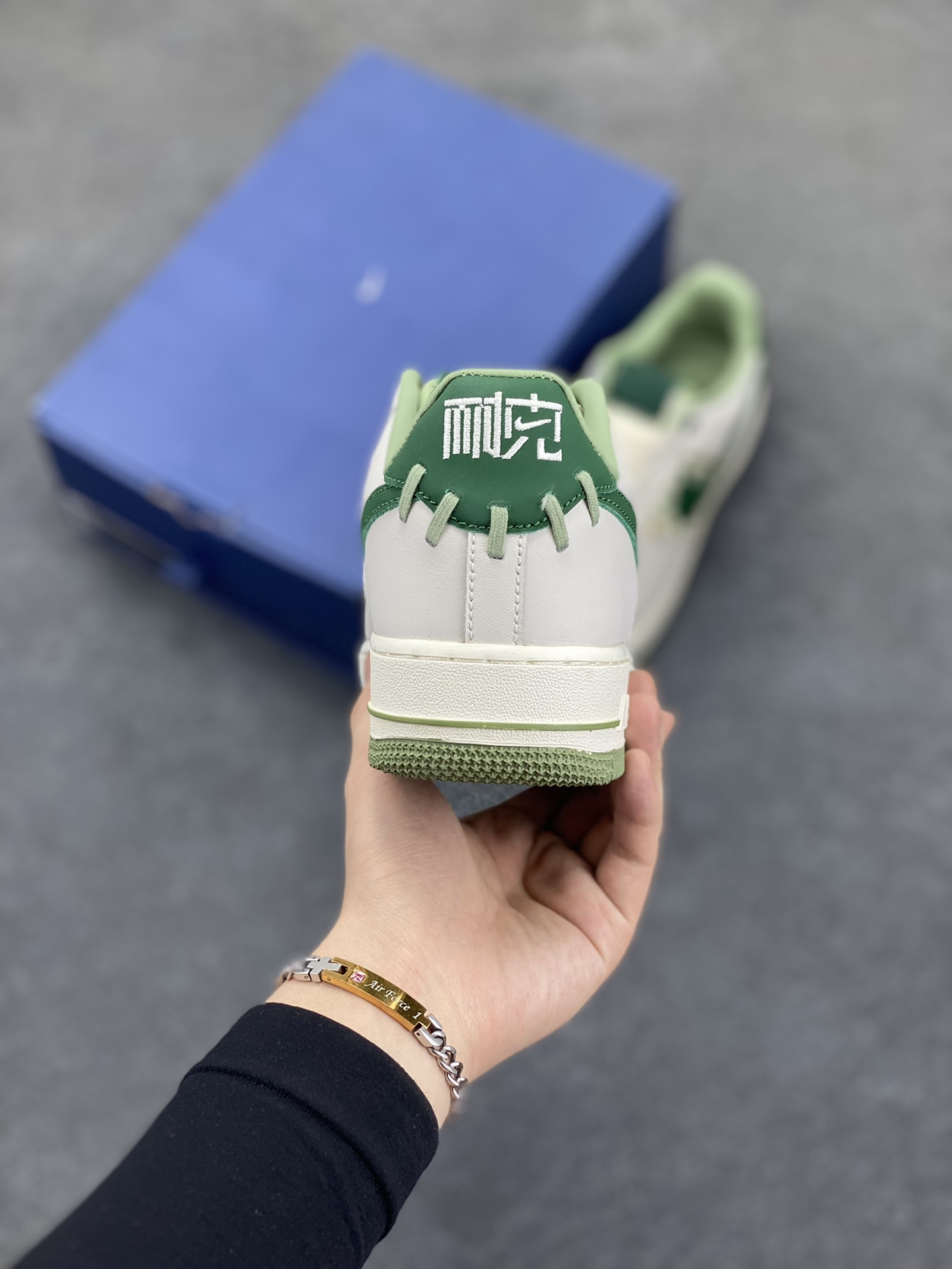 图片[4]-福利特价 Nike Air Force 1 Low 米白竹编系列 原楦头原纸板 打造纯正空军版型 专注外贸渠道 全掌内置蜂窝气垫 原盒配件 原厂中底钢印、拉帮完美 货号：FN0369-100 尺码：36 36.5 37.5 38 38.5 39 40 40.5 41 42 42.5 43 44 44.5 45-选品中心