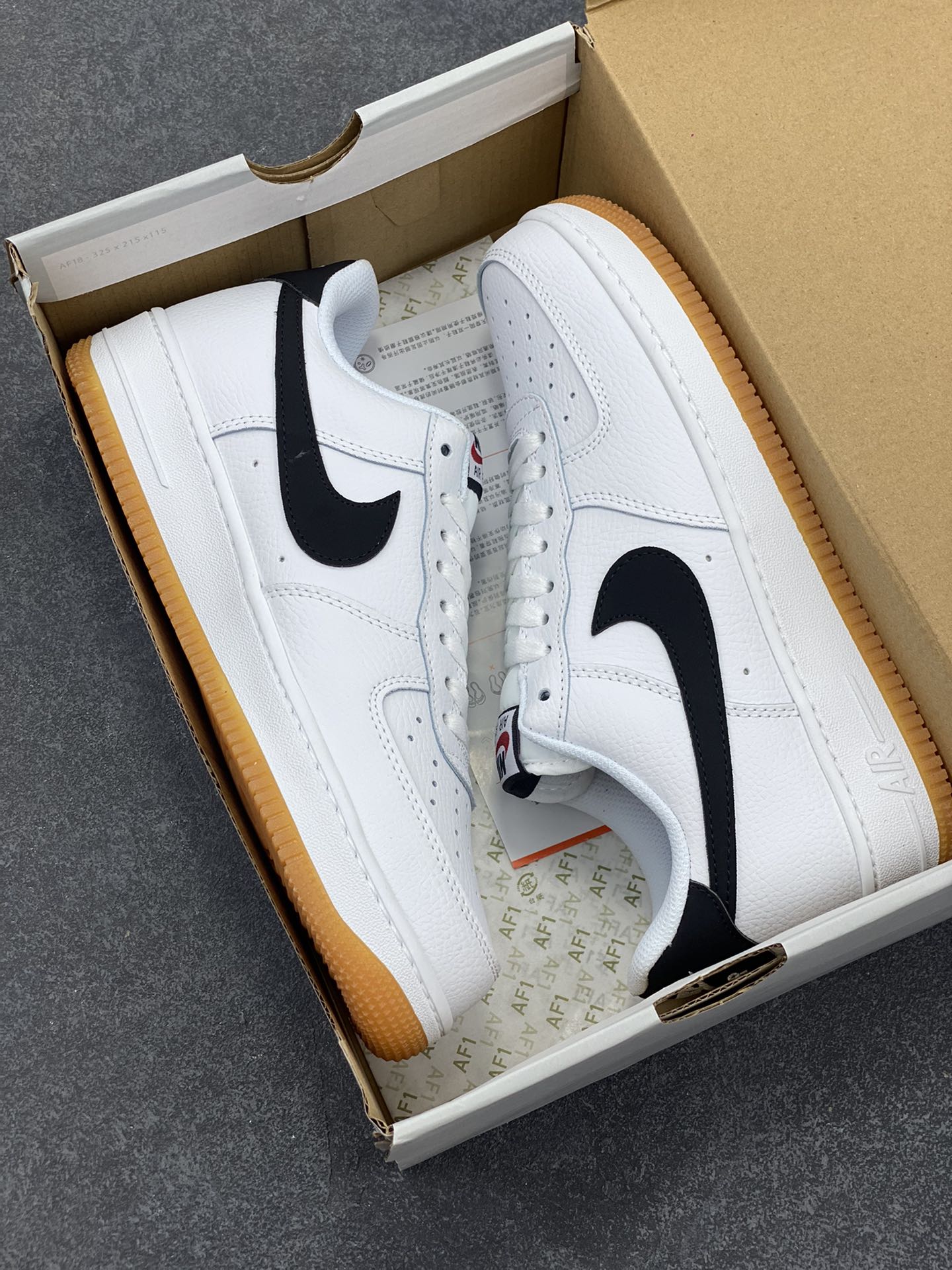 图片[9]-Nike Air Force 1 Low 空军一号低帮百搭休闲运动板鞋。柔软、弹性十足的缓震性能和出色的中底设计，横跨复古与现代的外型结合，造就出风靡全球三十多年的Force 1，直到今天还深受青睐。 货号：CI0057-100 尺码：36 36.5 37.5 38 38.5 39 40 40.5 41 42 42.5 43 44 44.5 45-选品中心