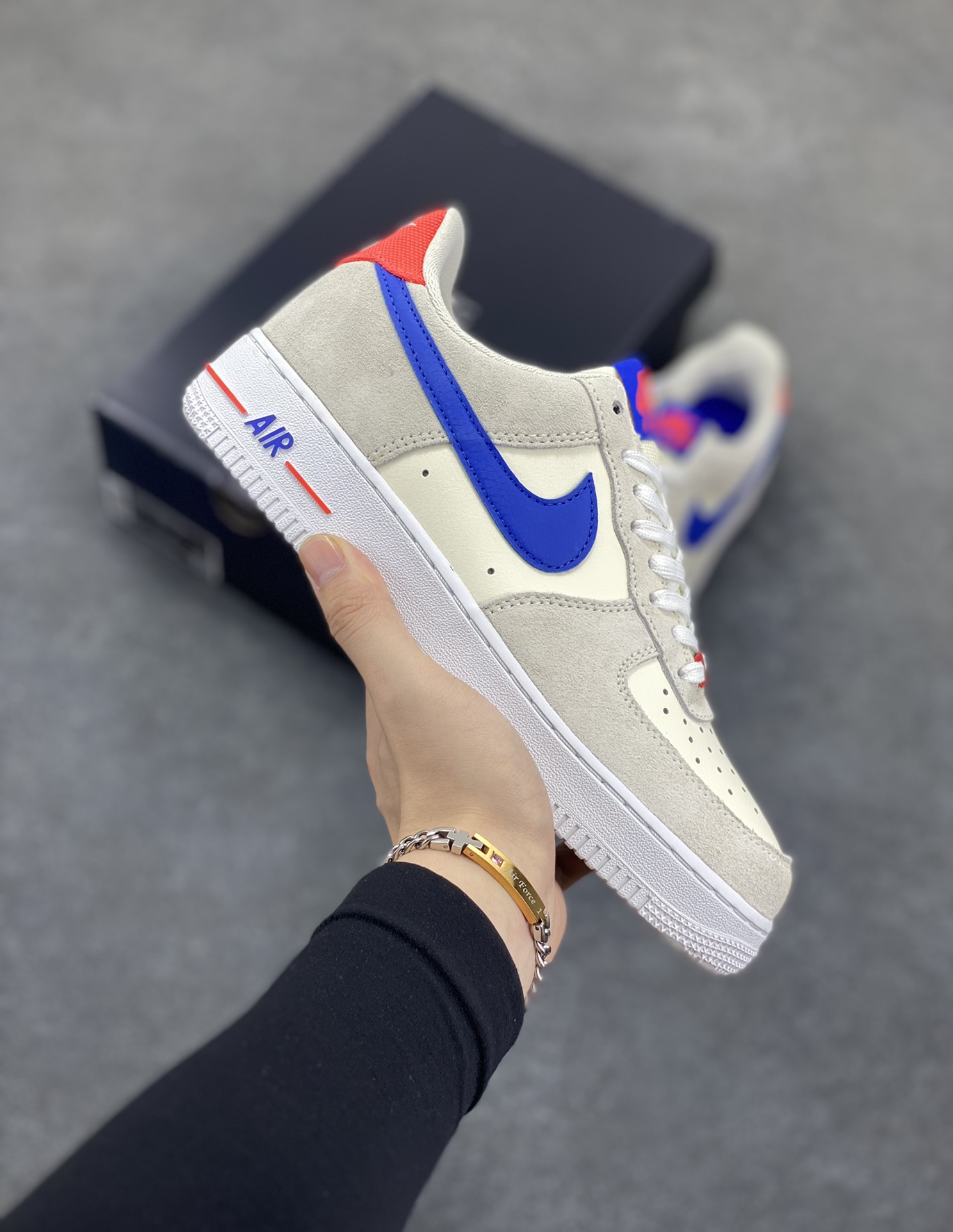 福利特价 Nike Air Force 1 Shadow 卡其蓝红 官方同步 原装级别 原楦头原纸板 打造纯正空军版型#专注外贸渠道 全掌内置蜂窝气垫 #原盒配件 原厂中底钢印、拉帮完美 货号：DM8314-100 尺码：36 36.5 37.5 38 38.5 39 40 40.5 41 42 42.5 43 44 44.5 45-选品中心