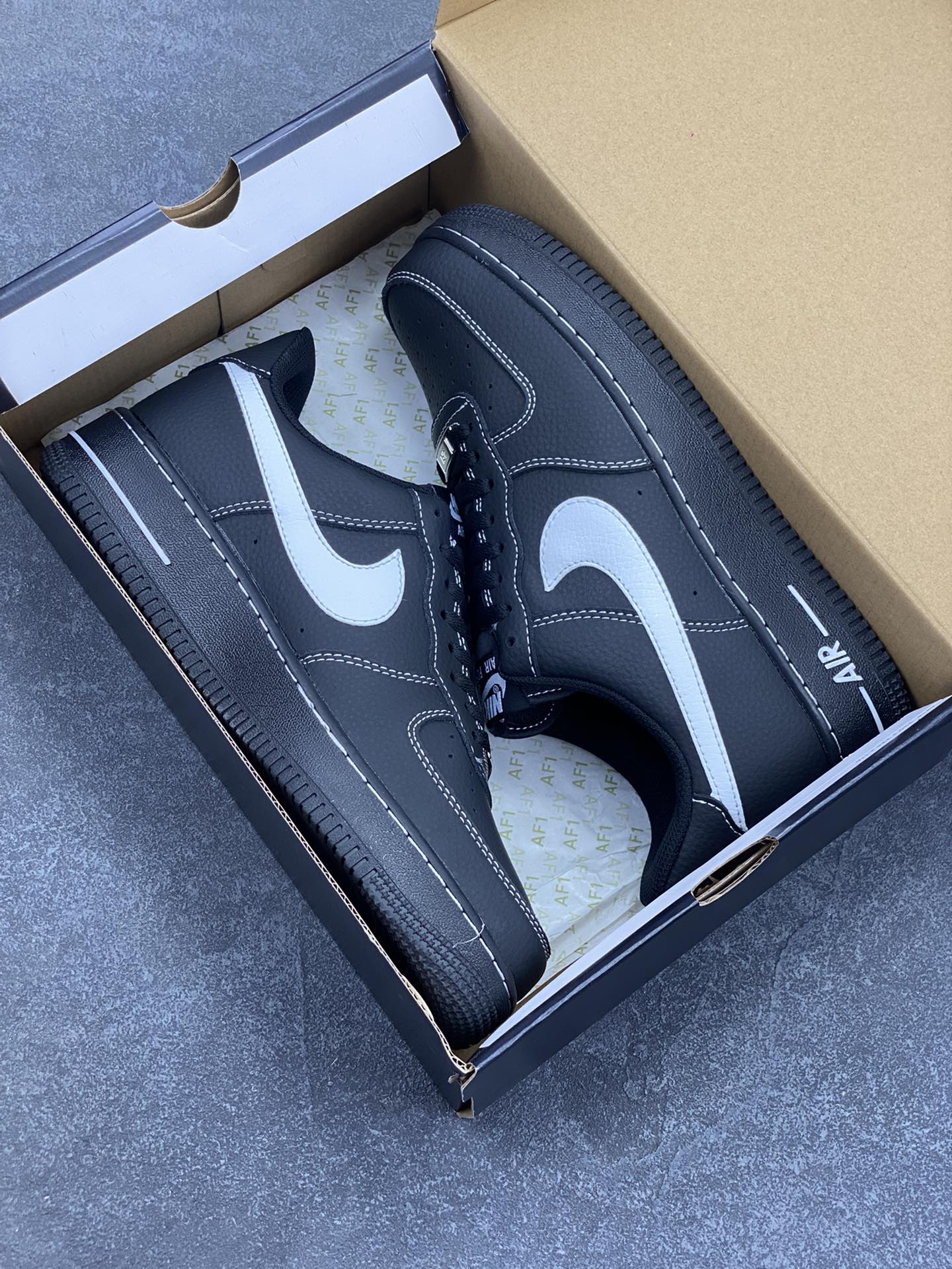 图片[9]-福利特价 Nike Air Force 1 Low 黑白 原楦头原纸板 打造纯正空军版型 专注外贸渠道 全掌内置蜂窝气垫 原盒配件 原厂中底钢印、拉帮完美 货号：HQ2037-300 尺码：36 36.5 37.5 38 38.5 39 40 40.5 41 42 42.5 43 44 44.5 45-选品中心