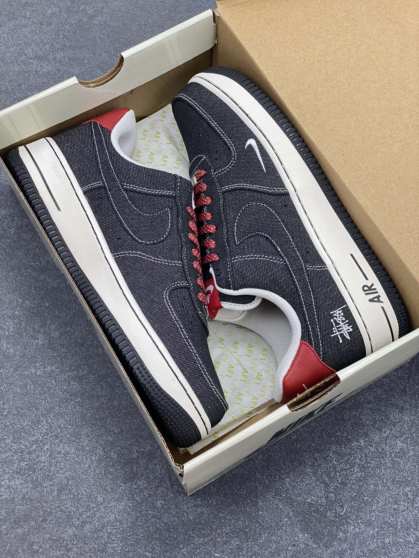 图片[9]-NIke Air Force 1 \’07 Low 斯图西联名-深灰织布 空军一号低帮 运动鞋 休闲鞋 折边针车 工艺难度大 原楦头原纸板 原装鞋盒 定制五金配件 内置全掌气垫 原厂鞋底 货号：LW9279-002 尺码：36 36.5 37.5 38 38.5 39 40 40.5 41 42 42.5 43 44 44.5 45-选品中心