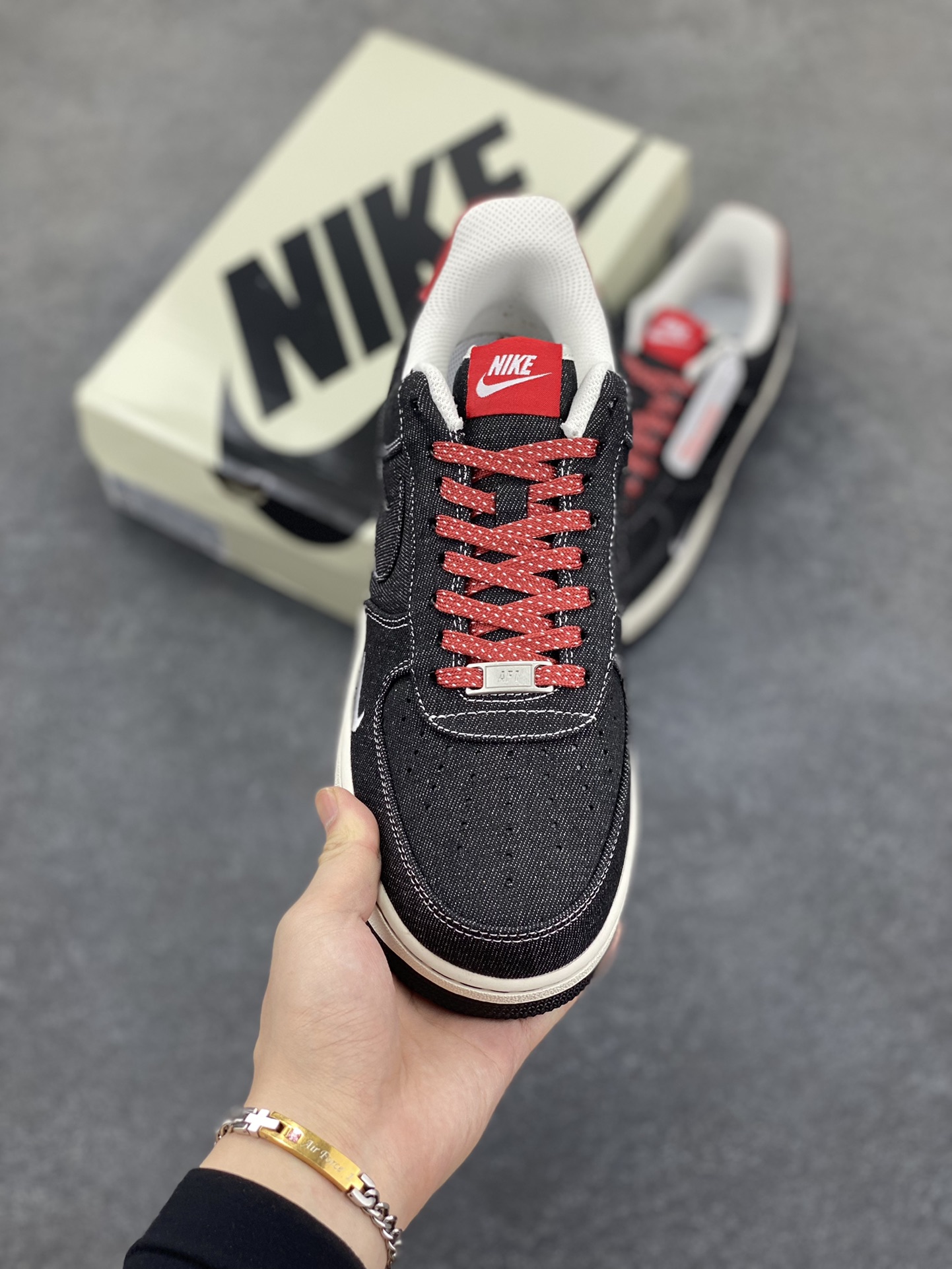 图片[2]-NIke Air Force 1 \’07 Low 斯图西联名-深灰织布 空军一号低帮 运动鞋 休闲鞋 折边针车 工艺难度大 原楦头原纸板 原装鞋盒 定制五金配件 内置全掌气垫 原厂鞋底 货号：LW9279-002 尺码：36 36.5 37.5 38 38.5 39 40 40.5 41 42 42.5 43 44 44.5 45-选品中心