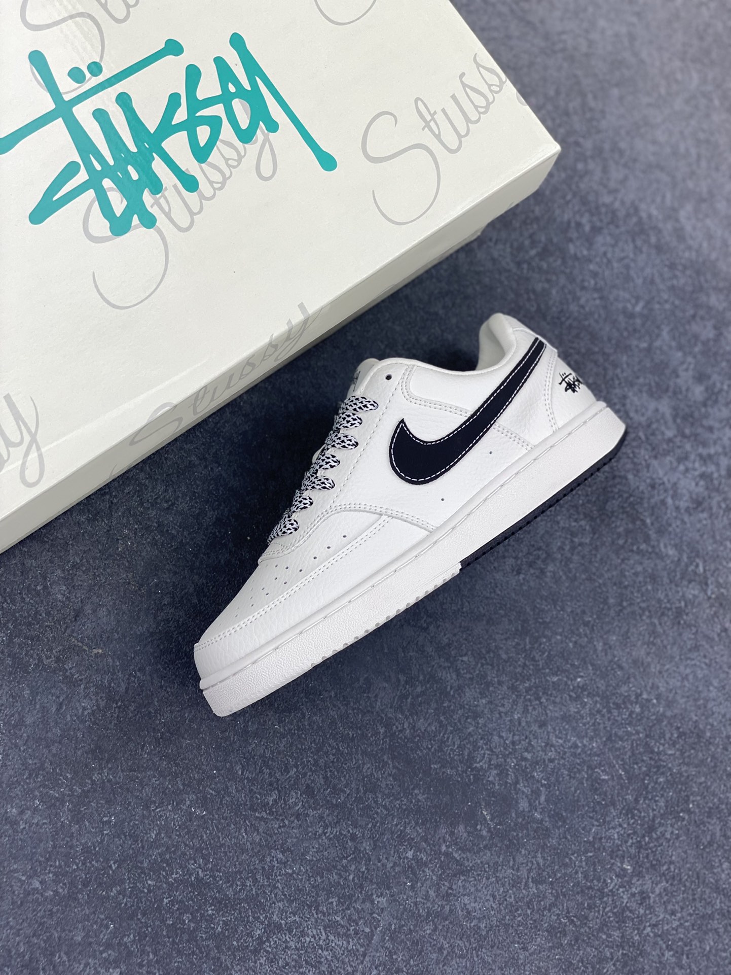 图片[7]-Nike Court Vision 1 LOW 低帮 板鞋 “斯图西——双拼米黑” 运动鞋 休闲鞋 折边针车 工艺难度大 原楦头原纸板 原装鞋盒 定制五金配件 内置全掌气垫 原厂鞋底 货号：CS5288-017 尺码：36 36.5 37.5 38 38.5 39 40 40.5 41 42 42.5 43 44 44.5 45-选品中心