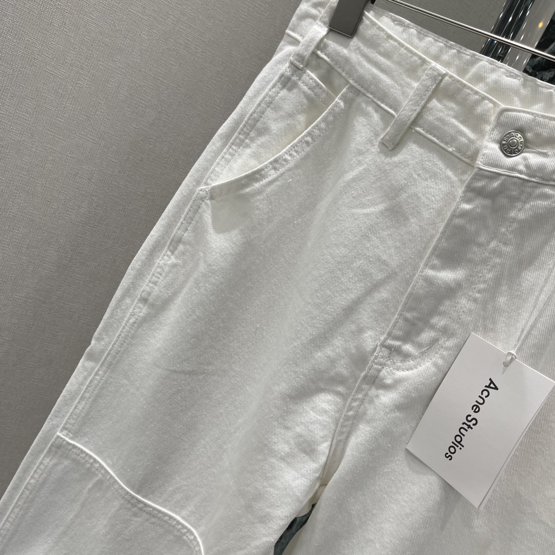
Acne Studio* 25早秋新款 工装牛仔裤 前后双口袋设计 挺括的版型与个性的设计相结合，专属