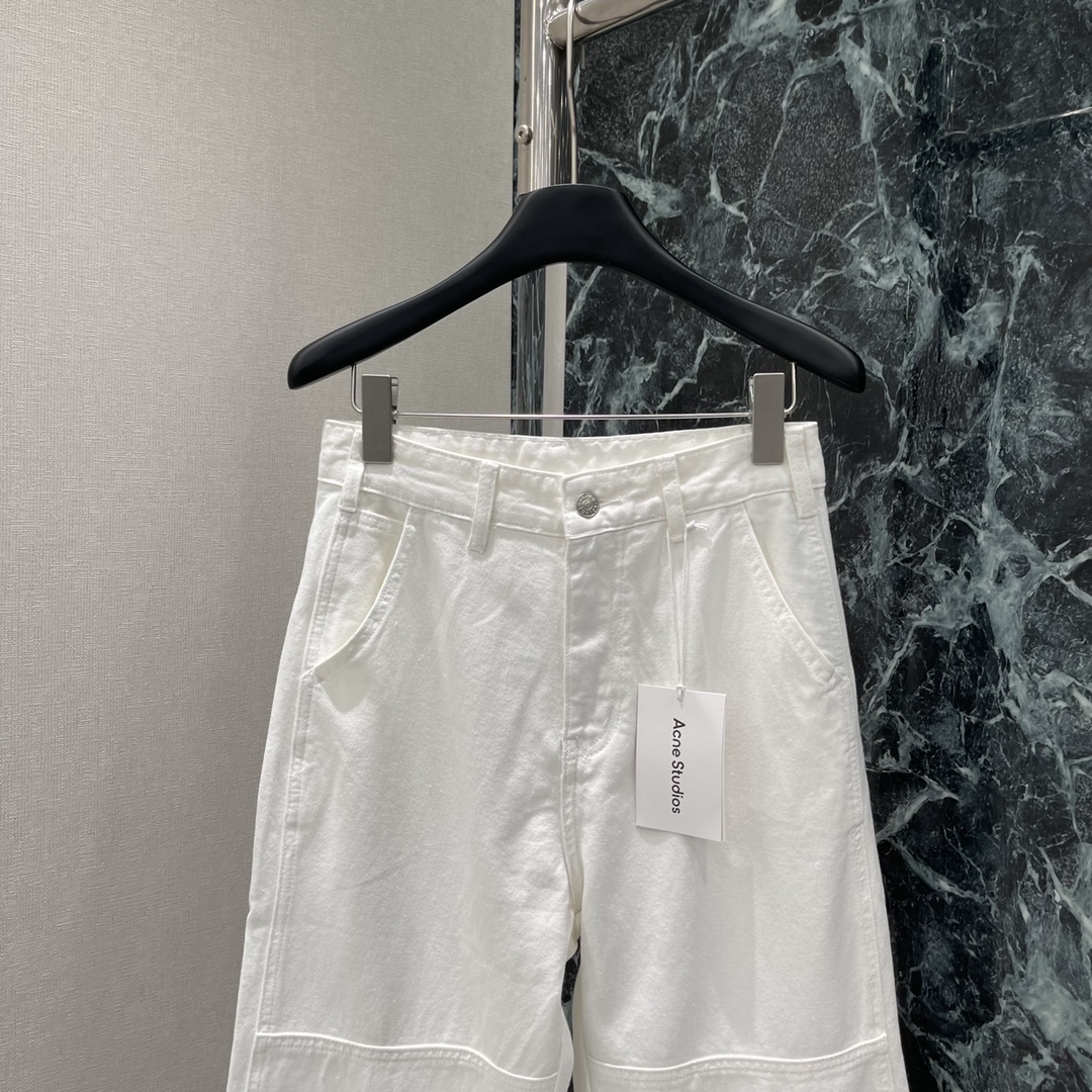 
Acne Studio* 25早秋新款 工装牛仔裤 前后双口袋设计 挺括的版型与个性的设计相结合，专属