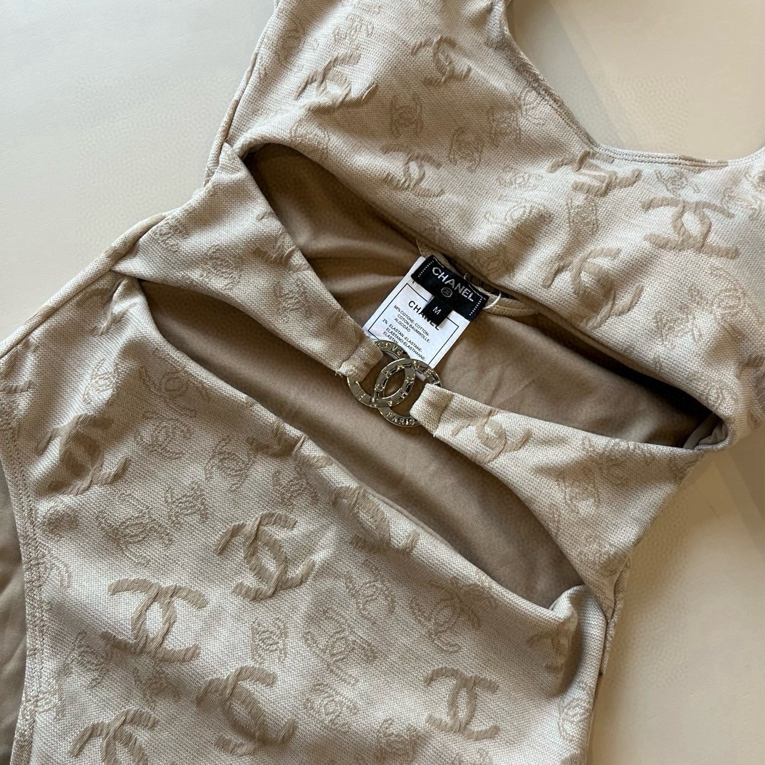 。

Chanel香奈儿连体泳衣、最新面料S M L XL