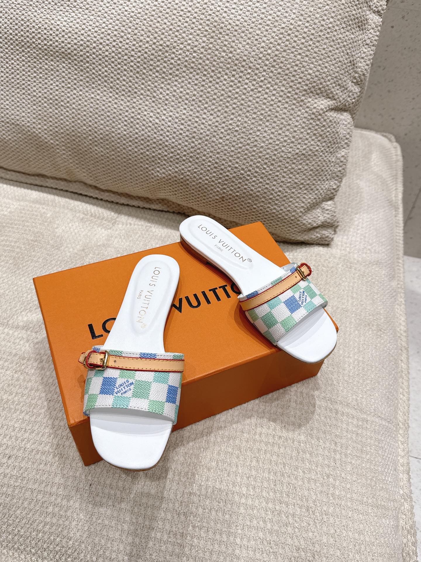 Louis Vuitton Lv Pillow Comfort Sandal Shoes Mules Slides 6 i1749021760 1507 4