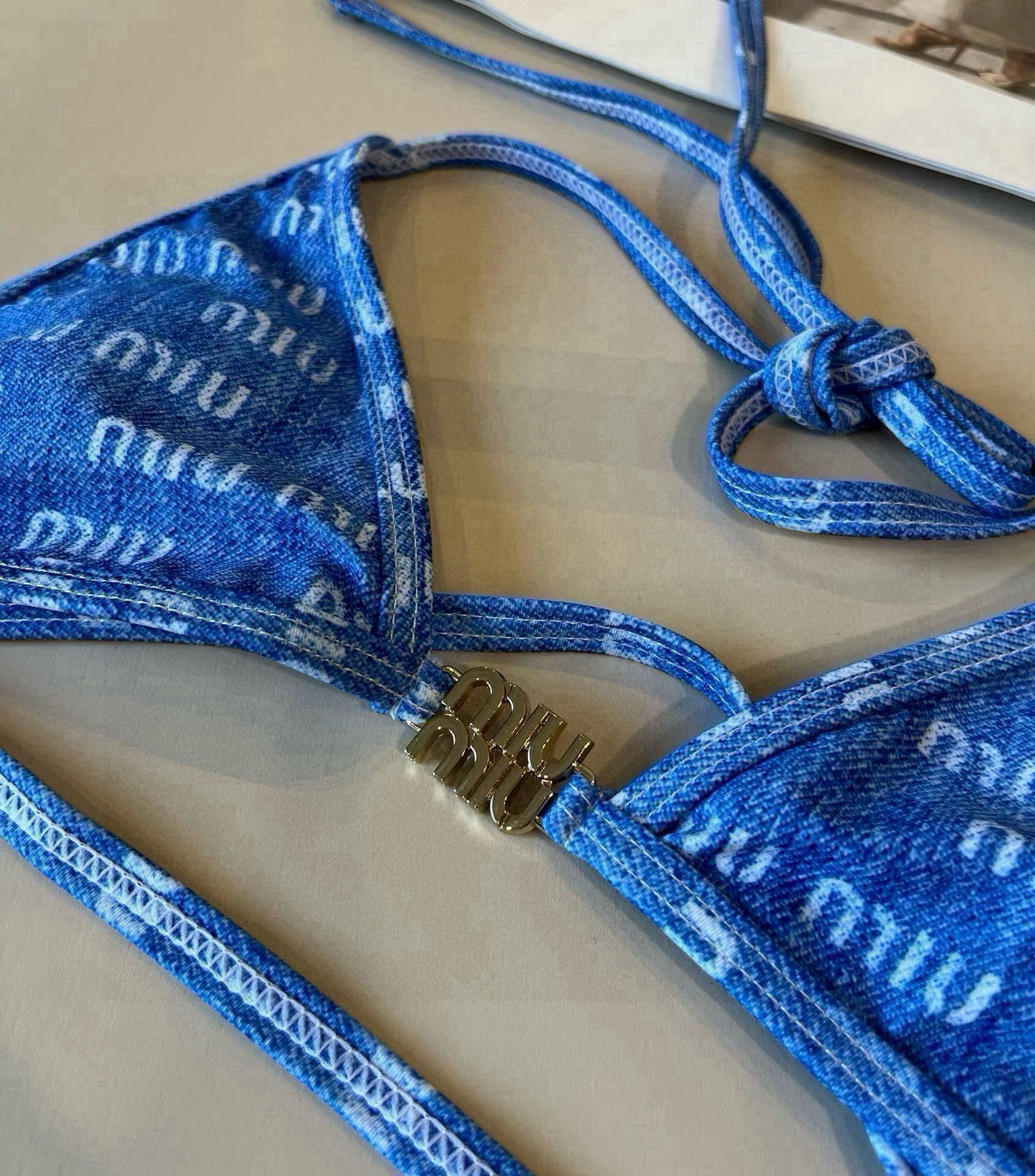 。 
miumiu缪缪新款比基尼😍🥰适合多种场景的游泳衣🏊‍♀️海边 游泳池 温泉 水上乐园 漂流都可以