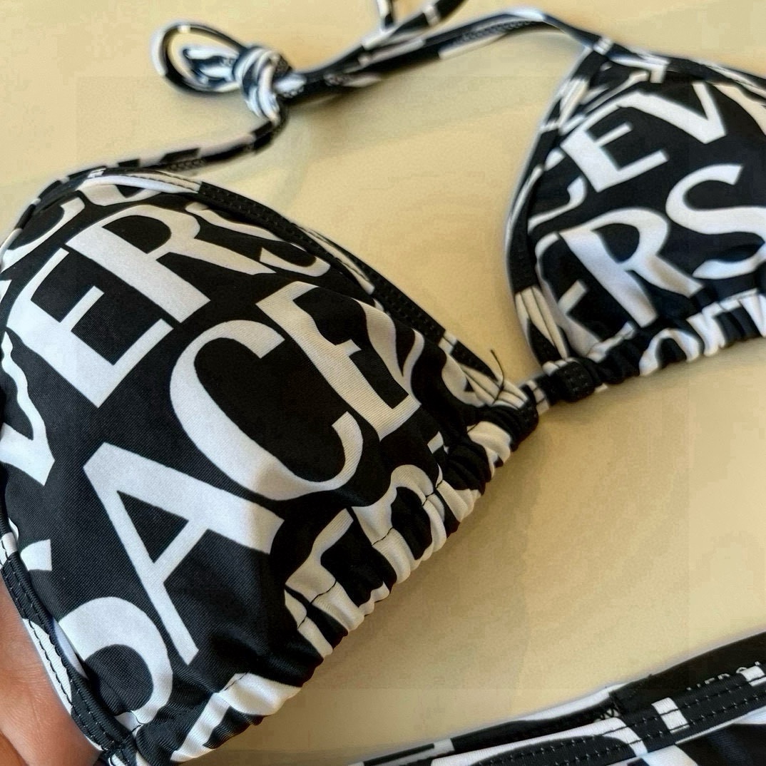 。
范思哲官方新款泳衣比基尼👙，高端定制，S M L XL