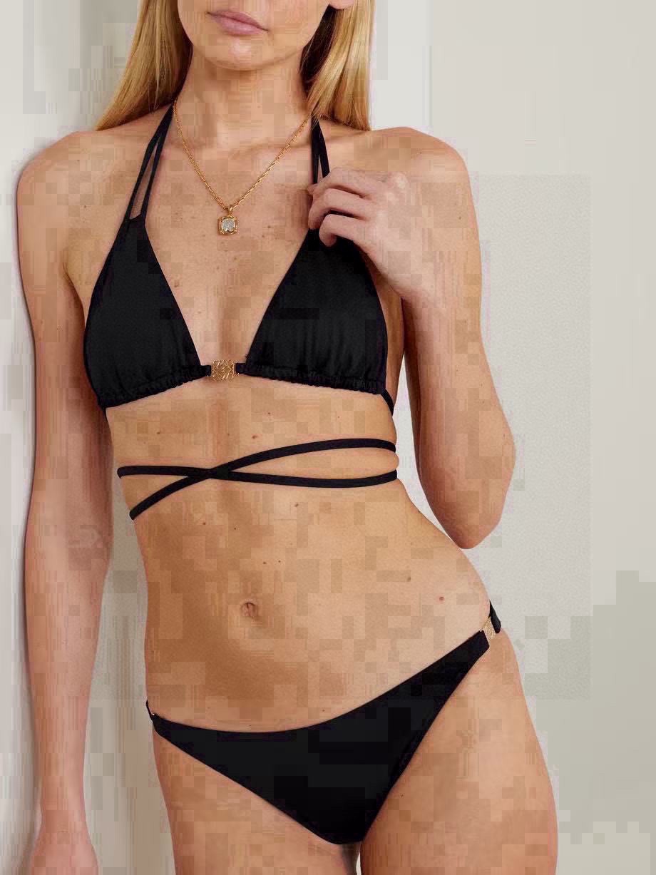 。
新款分体对版五金😍🥰适合多种场景的游泳衣🏊‍♀️海边 游泳池 温泉 水上乐园 漂流都可以😌内搭也完全
