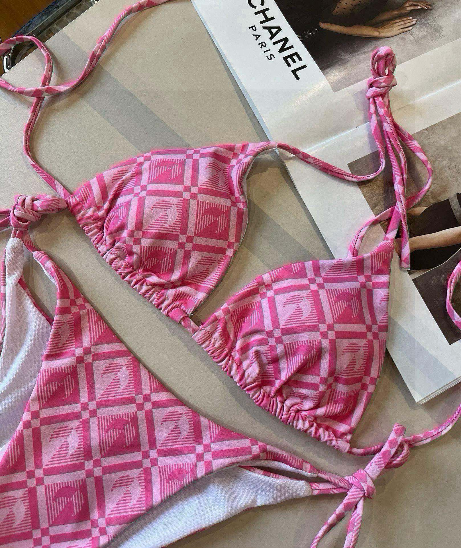 。

MARINE SERRA潮牌比基尼👙