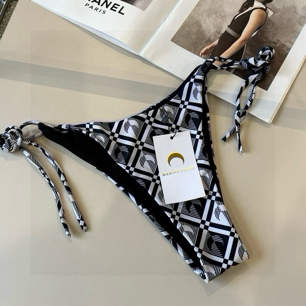 。

MARINE SERRA潮牌比基尼👙