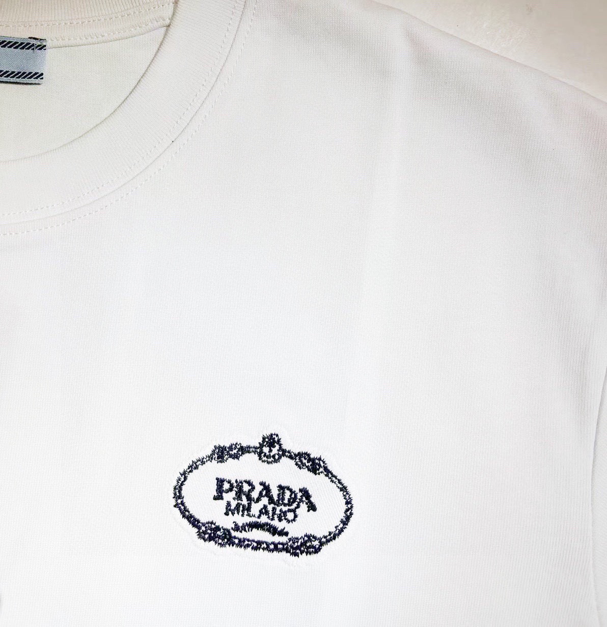 普拉达/Prada 夏季新款 经典小标刺绣圆领短袖T恤 黑色/白色