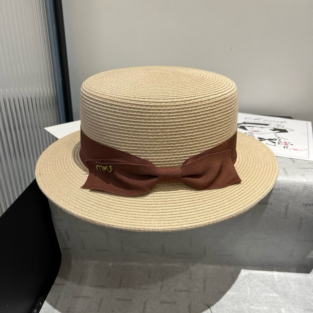 [Miu Miu Hats]Miumiu Miu Miu new flat-top hat Taiwan PP straw fabric haute cou