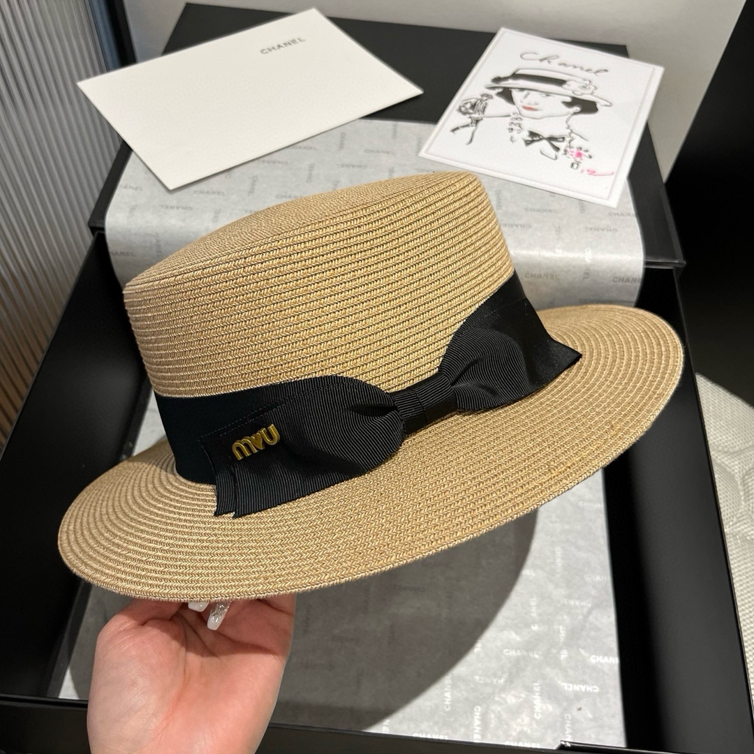 [Miu Miu Hats]Miumiu Miu Miu new flat-top hat Taiwan PP straw fabric haute cou