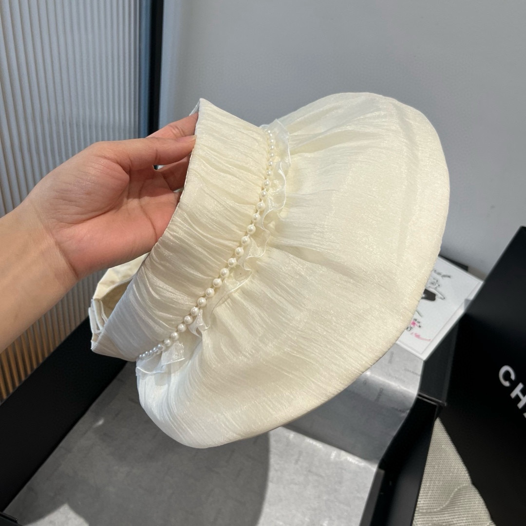 [Miu Miu Hats]miumiu Miu shell hat Adjustable hollow top visor