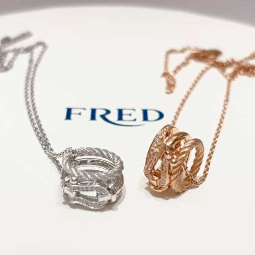 Collar Fred Force con Diamantes y Cierre de Estribo en Oro de 18K 12 Collar Fred Force con Diamantes y Cierre de Estribo en Oro de 18K