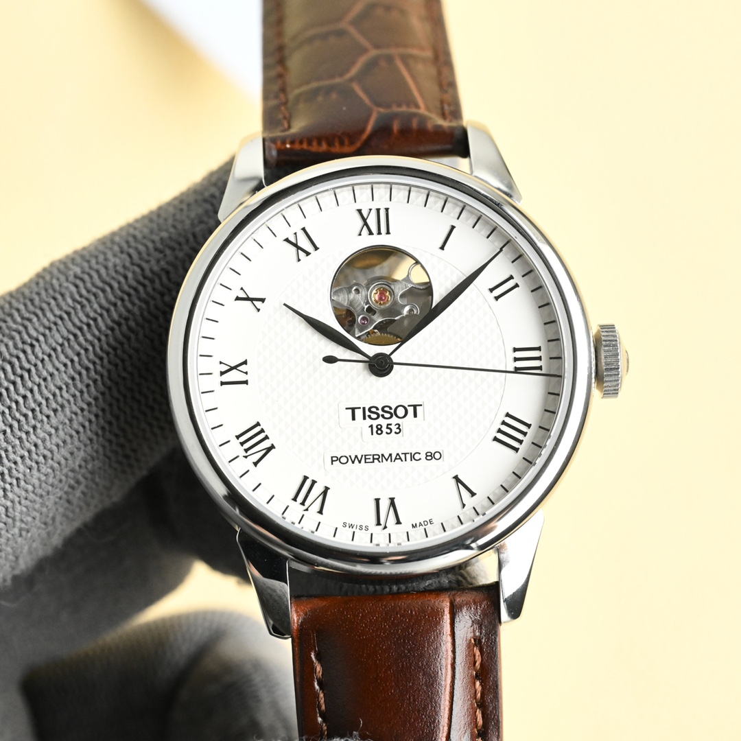 NO:337641,The same price for leather steel, rose gold Tissot Liloke series shipped T006.407.22.033.02 classic hollow series. Power c07.111 movement, waterproof 30 meters, PVD vacuum plating, sapphire glass, strap butterfly buckle, round center hole. Simple classic model.,,tissot19860909皮钢同价,玫瑰金 天梭力洛克 系列出货啦T006.407.22.033.02经典镂空系列.动力c07.111机芯 防水30米 PVD真空电镀 蓝宝石玻璃,表带蝴蝶扣 中心孔圆润.简单经典款.,,tissot,Watch